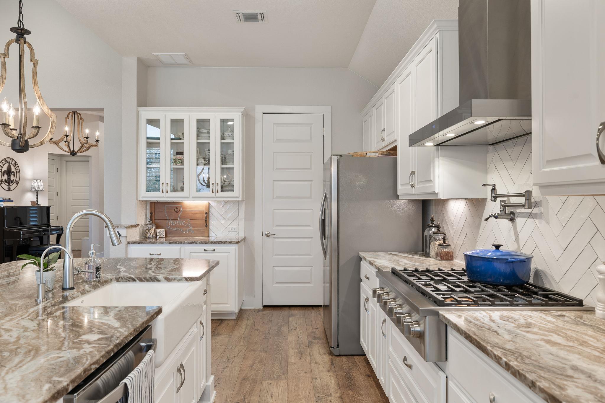 1219 Leaning Oak Ln, Georgetown, TX 78628