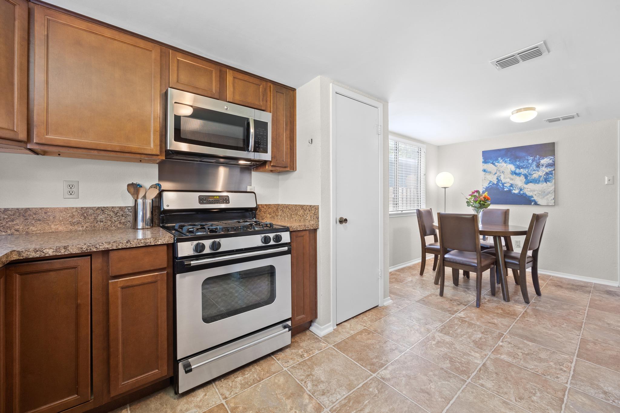 1404 O K Corral, Austin, TX 78748
