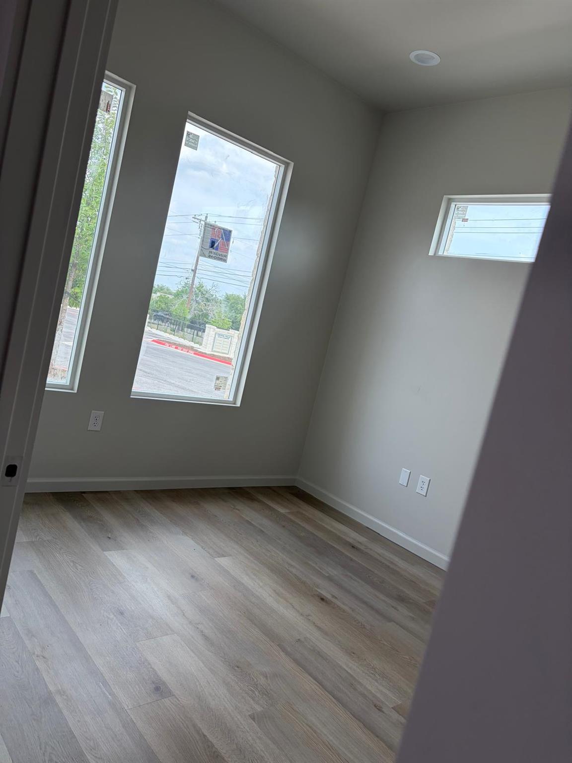 701 Crystal Falls Pkwy # 110 & 120, Leander, TX 78641