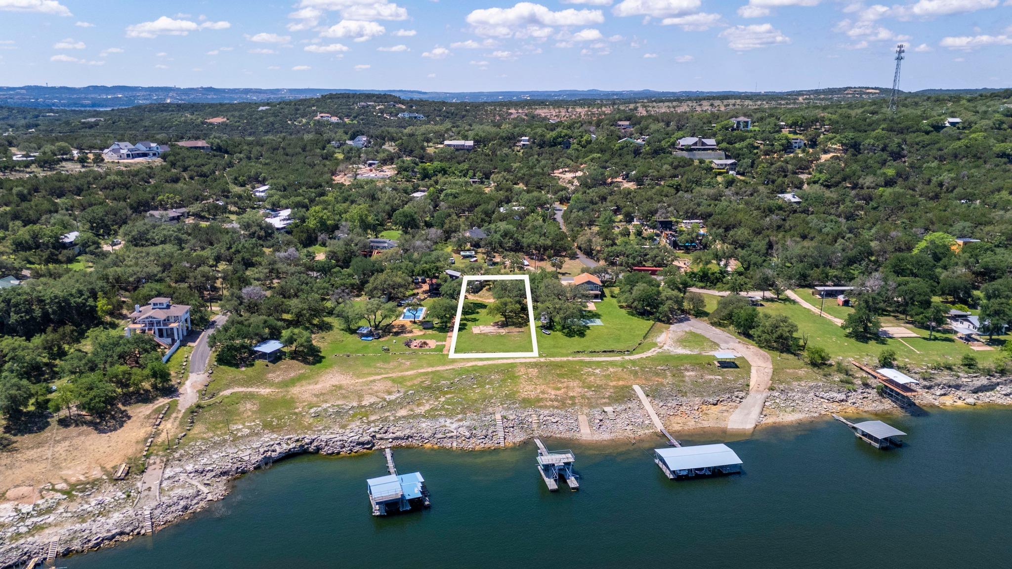 20808 Lakeshore Dr W, Spicewood, TX 78669