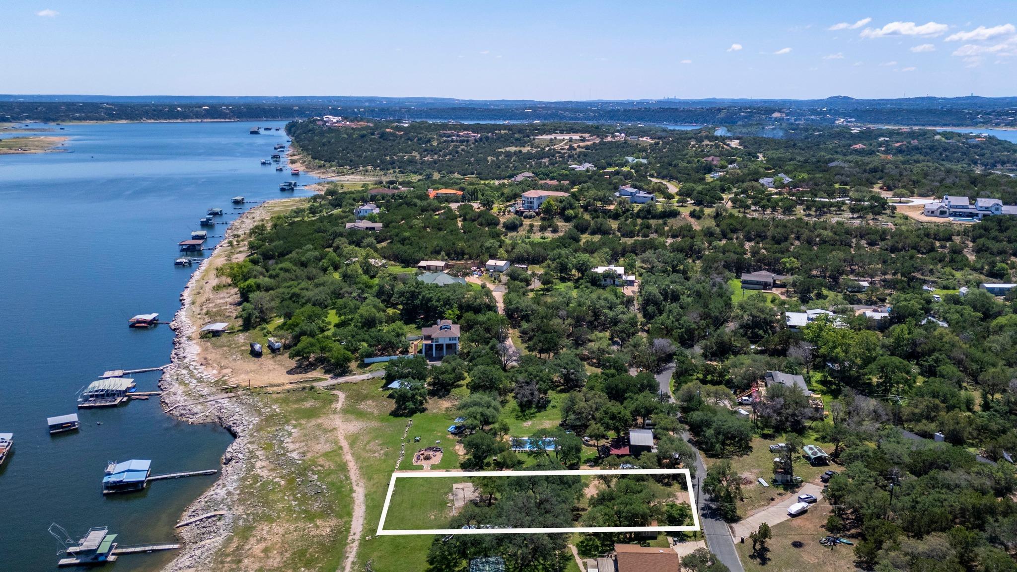 20808 Lakeshore Dr W, Spicewood, TX 78669