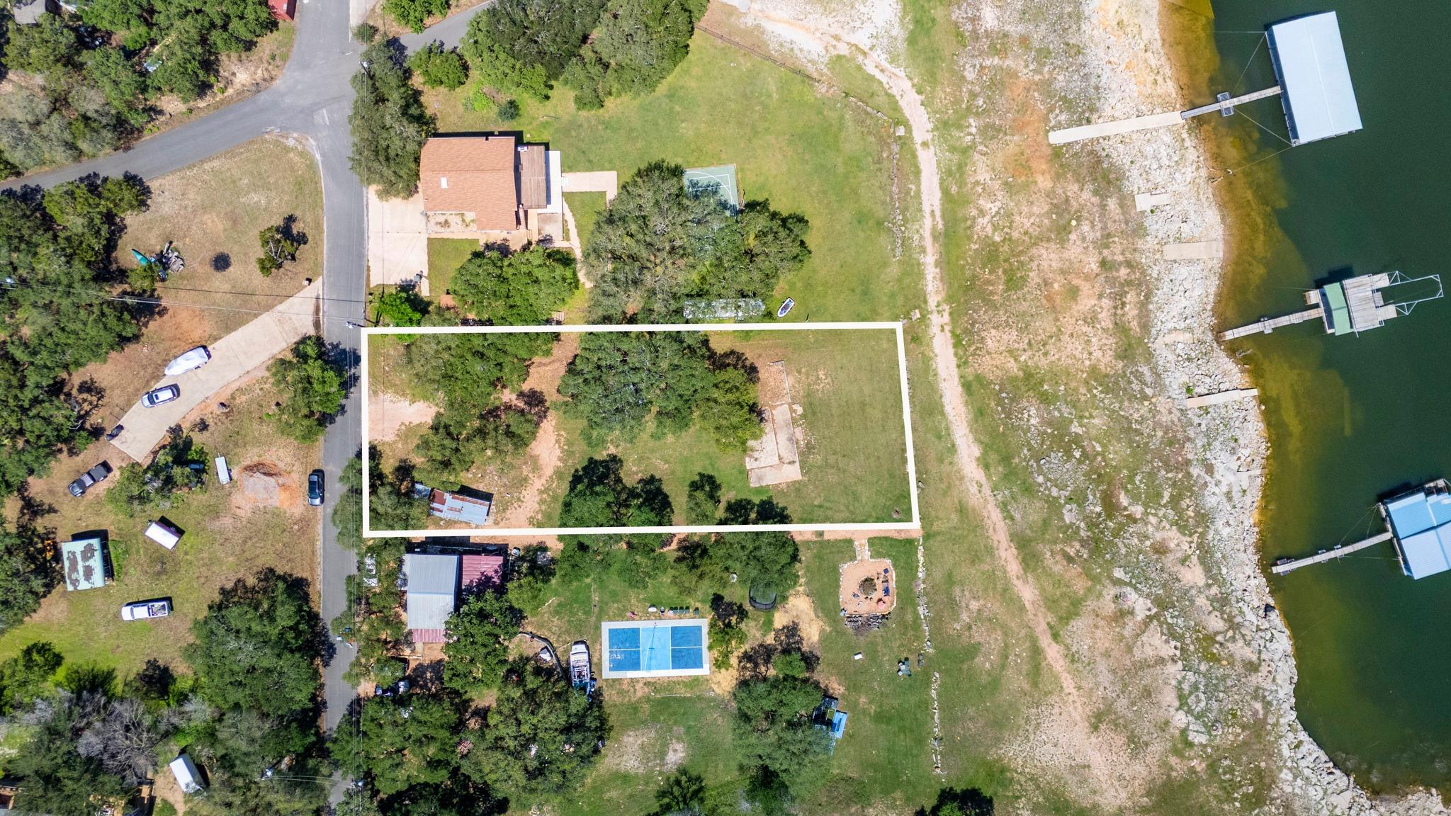 20808 Lakeshore Dr W, Spicewood, TX 78669