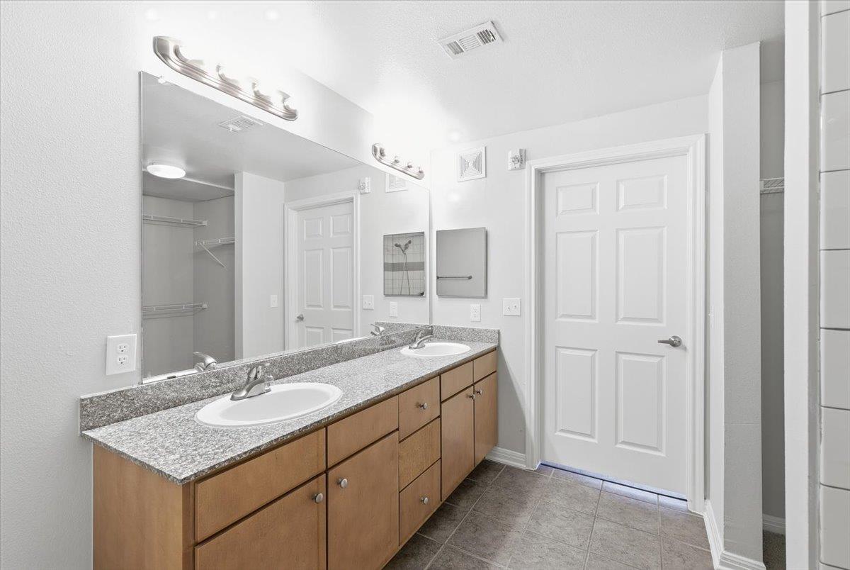 2502 Leon St # 414, Austin, TX 78705