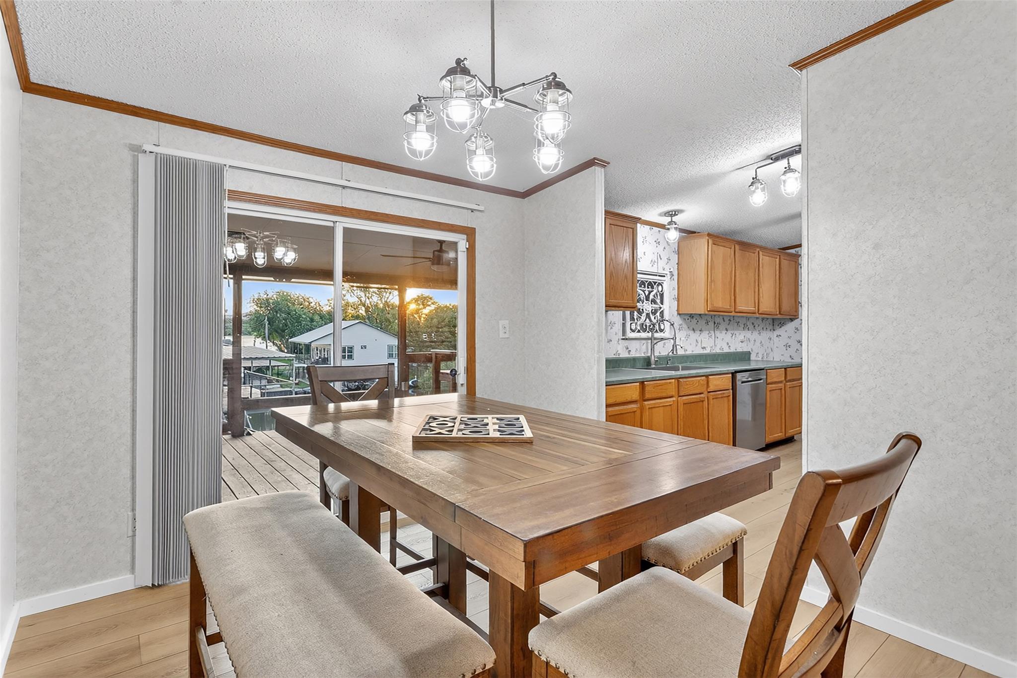 702 Liveoak Rd, Kingsland, TX 78639