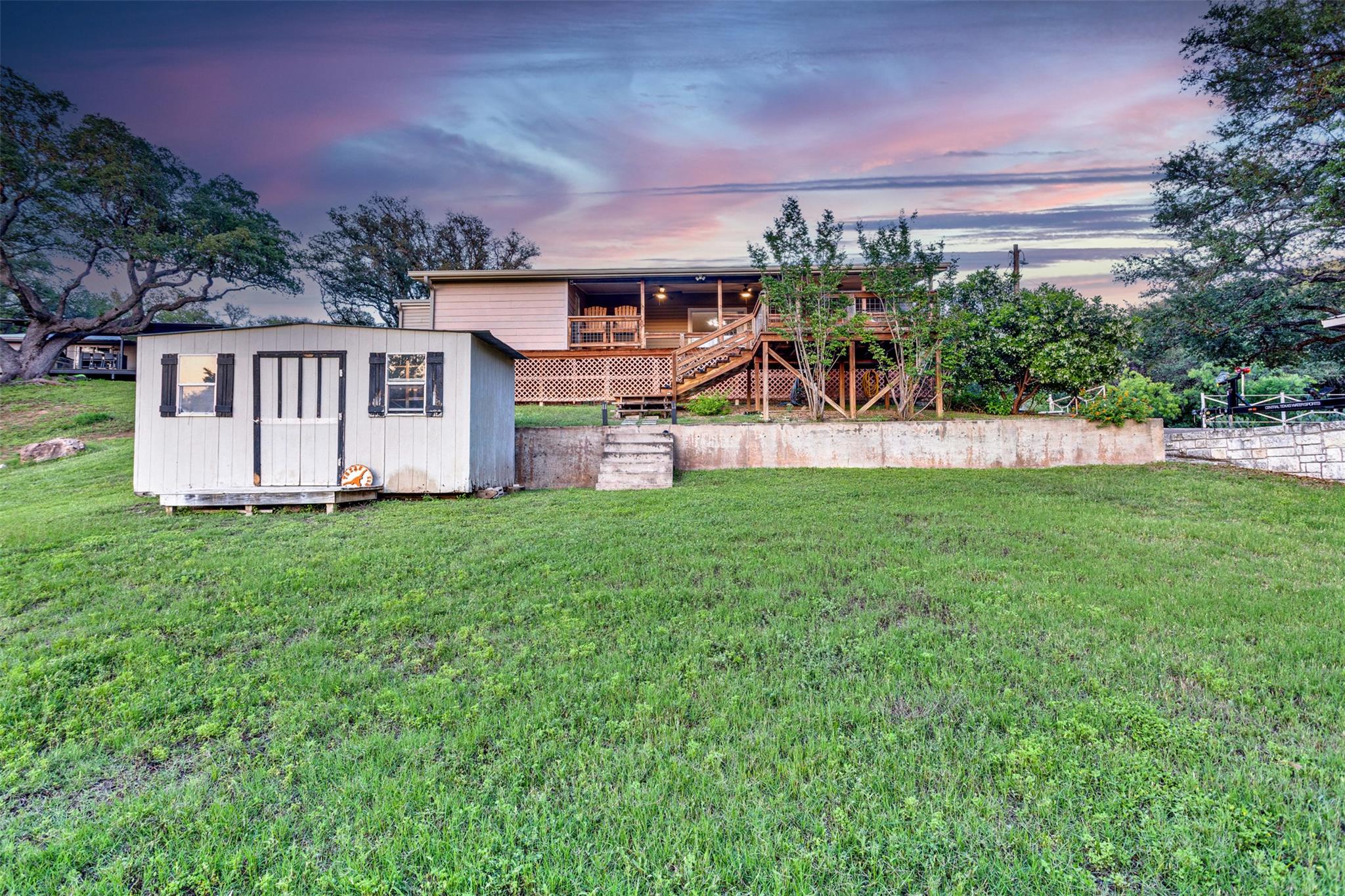 702 Liveoak Rd, Kingsland, TX 78639