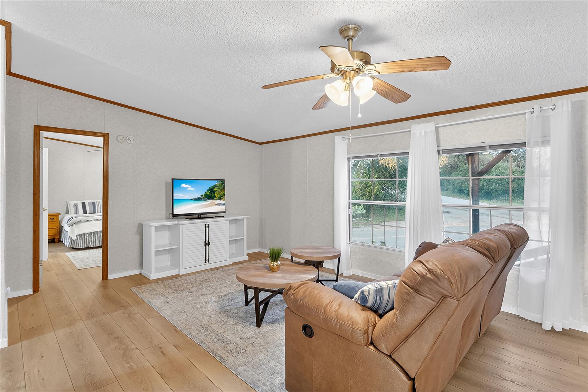 702 Liveoak Rd, Kingsland, TX 78639