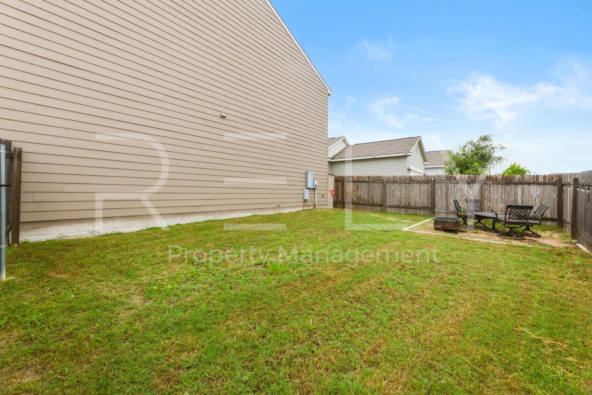 518 Woodpecker Run, Jarrell, TX 76537