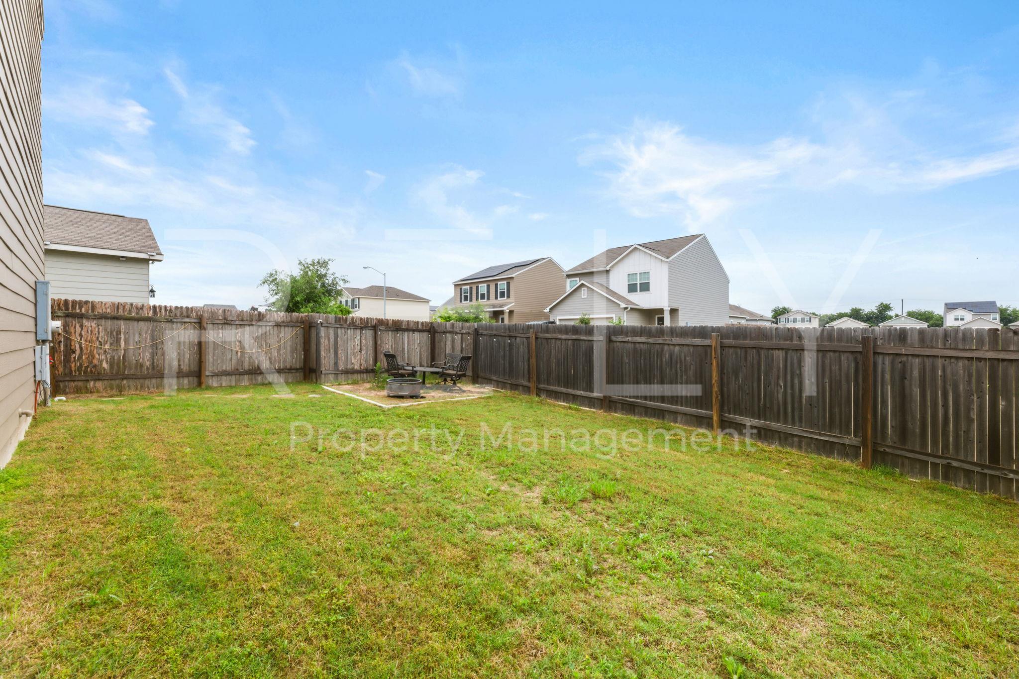 518 Woodpecker Run, Jarrell, TX 76537