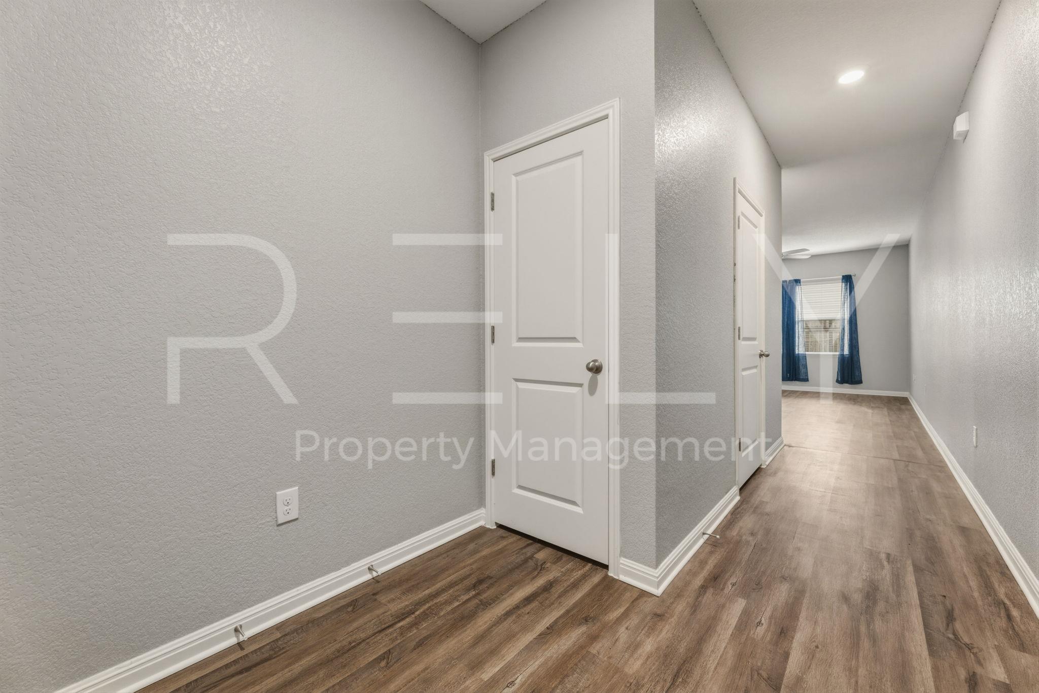 518 Woodpecker Run, Jarrell, TX 76537