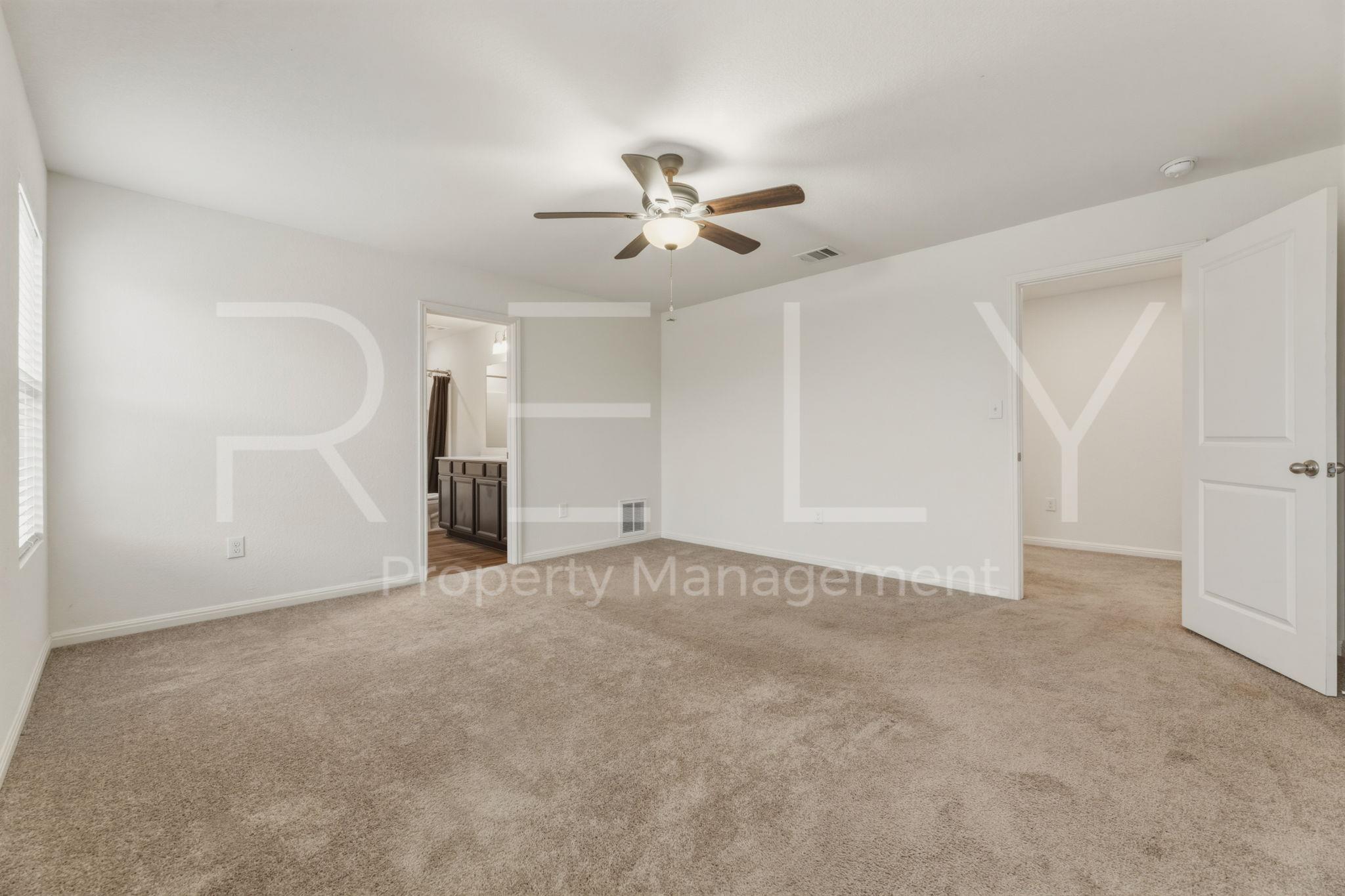 518 Woodpecker Run, Jarrell, TX 76537