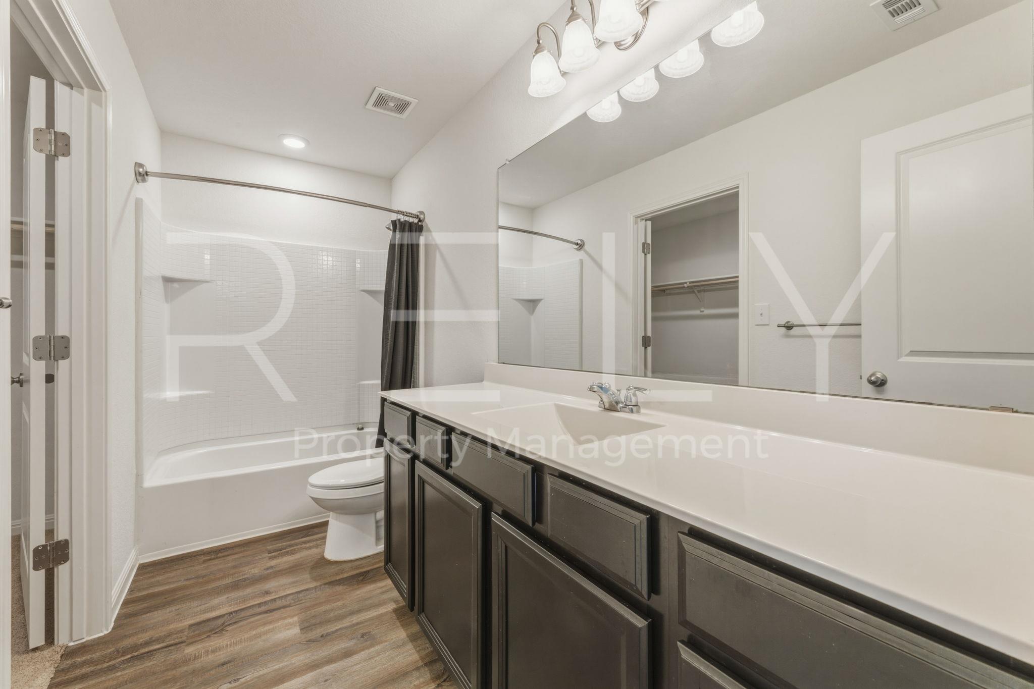 518 Woodpecker Run, Jarrell, TX 76537