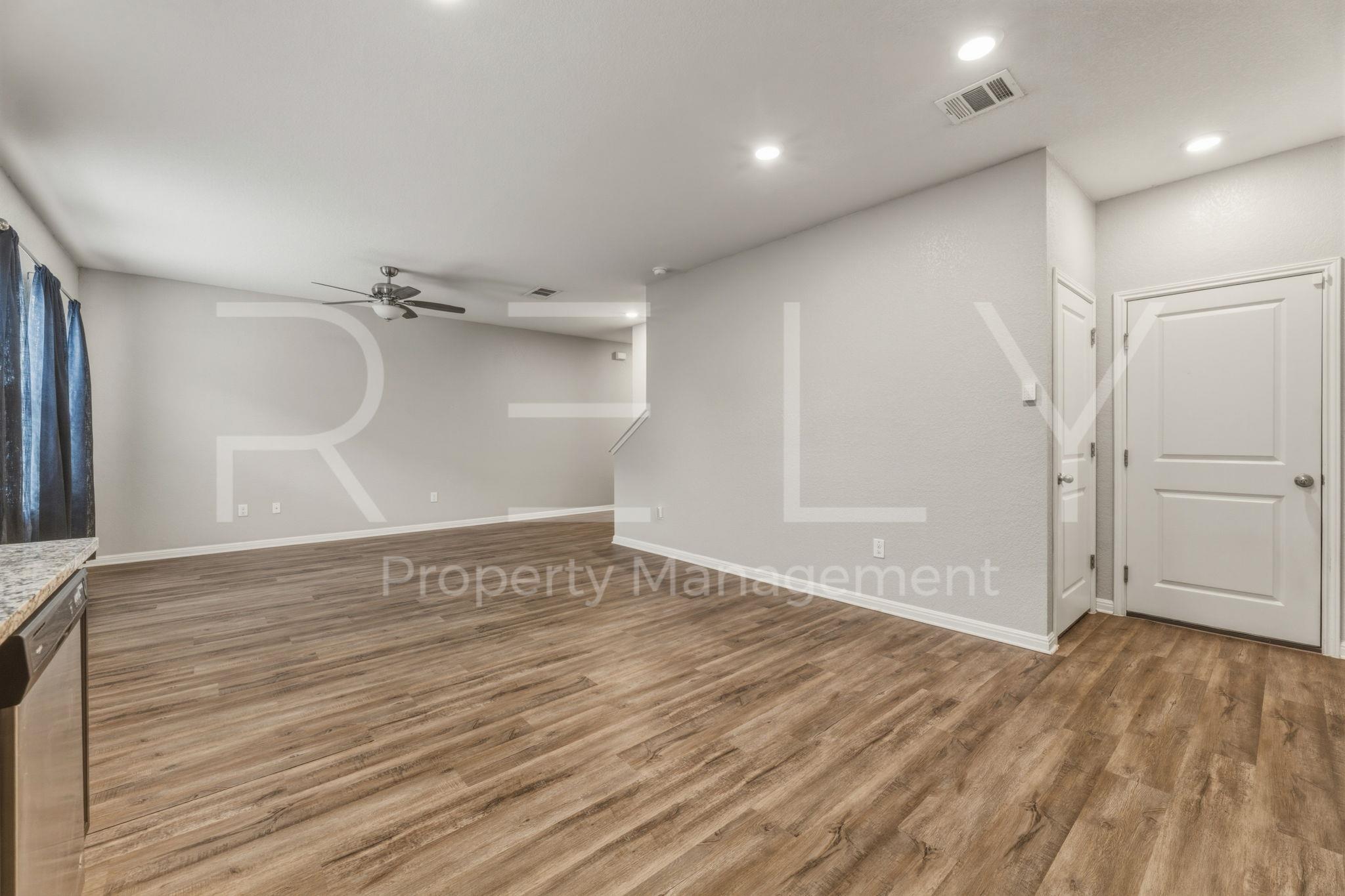 518 Woodpecker Run, Jarrell, TX 76537