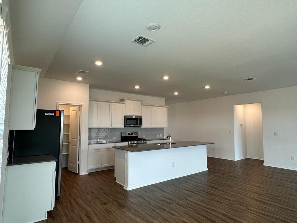 232 GOLDEN GROVE Pkwy, San Marcos, TX 78666