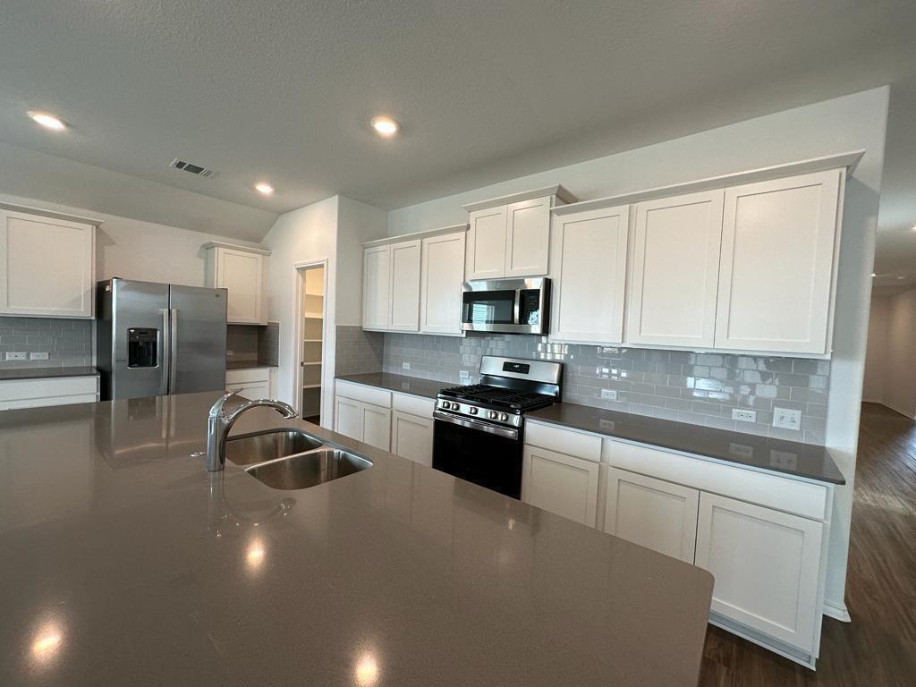 232 GOLDEN GROVE Pkwy, San Marcos, TX 78666