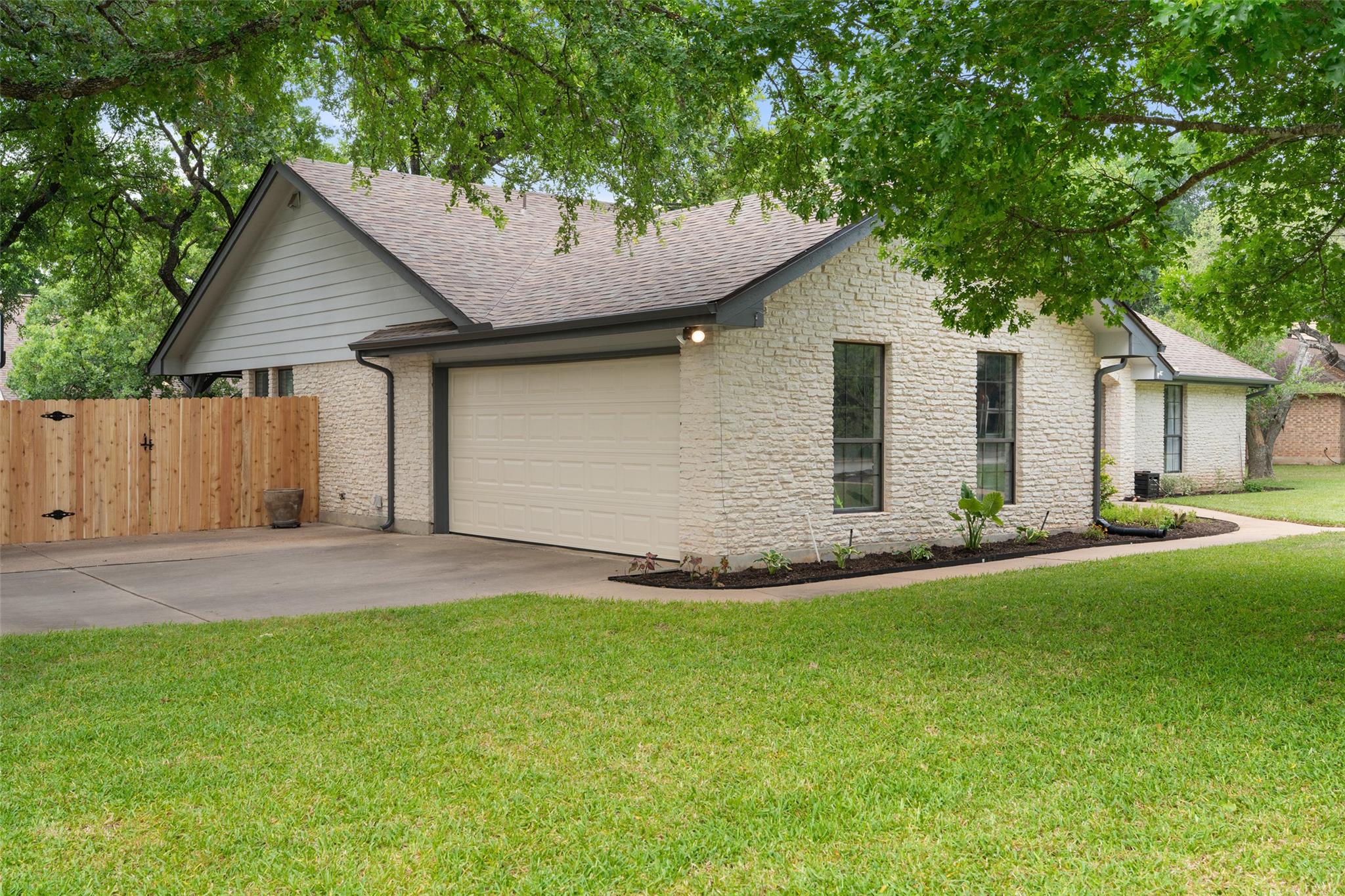 3701 Indian Point Dr, Austin, TX 78739