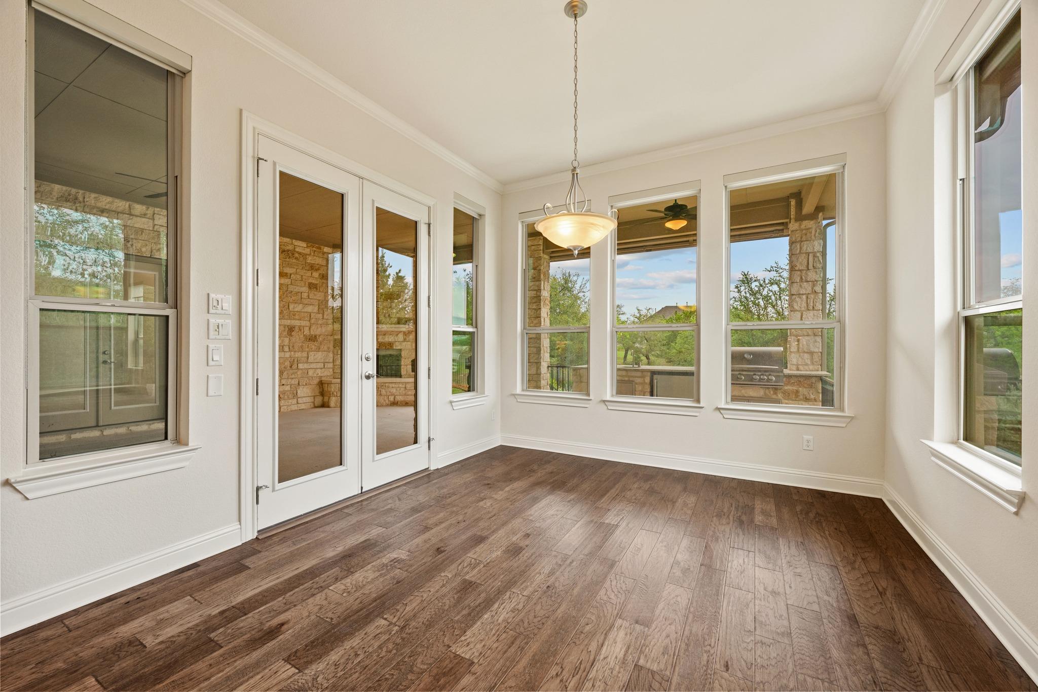 9733 Avion Cv, Dripping Springs, TX 78620
