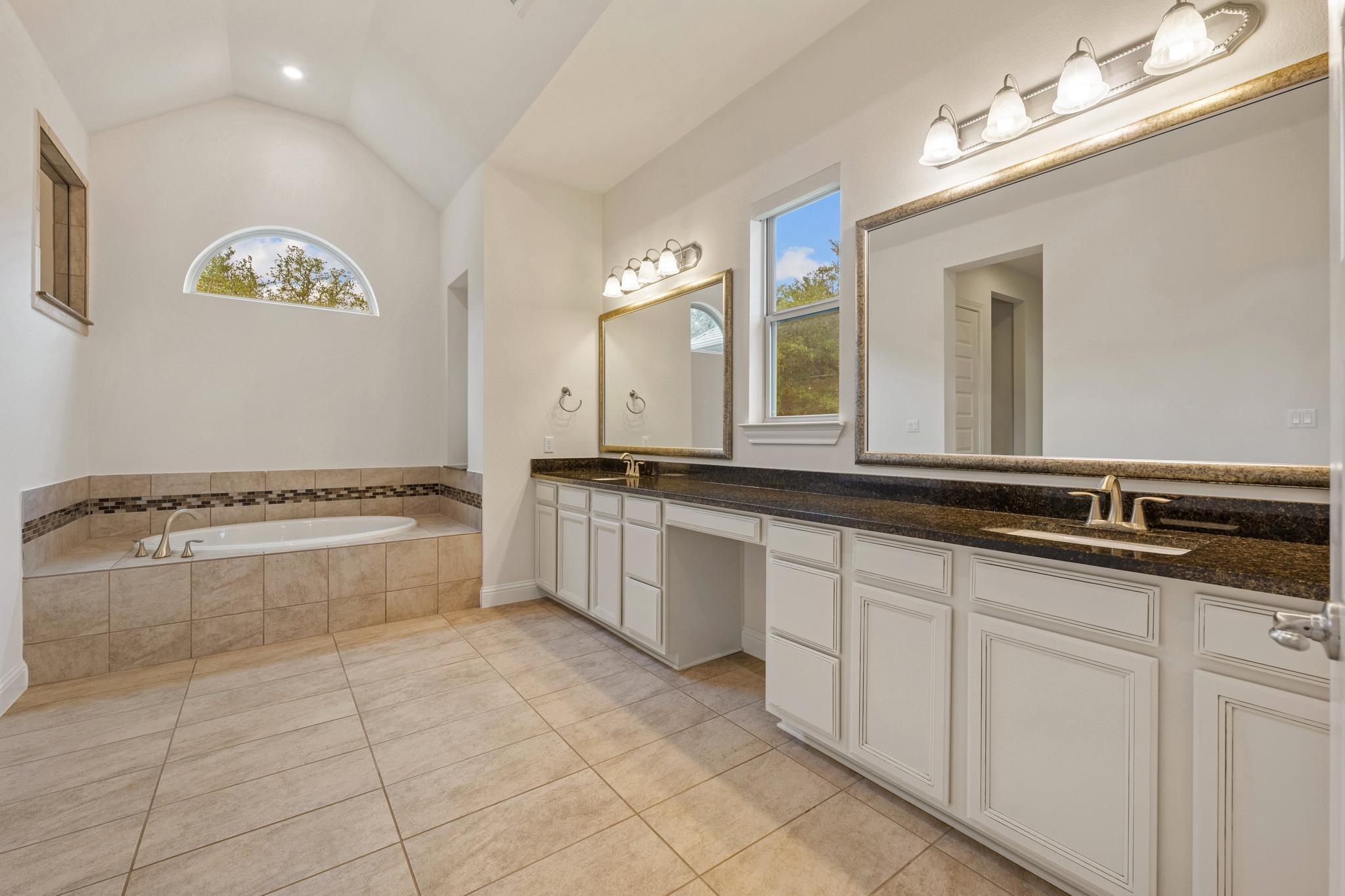 9733 Avion Cv, Dripping Springs, TX 78620