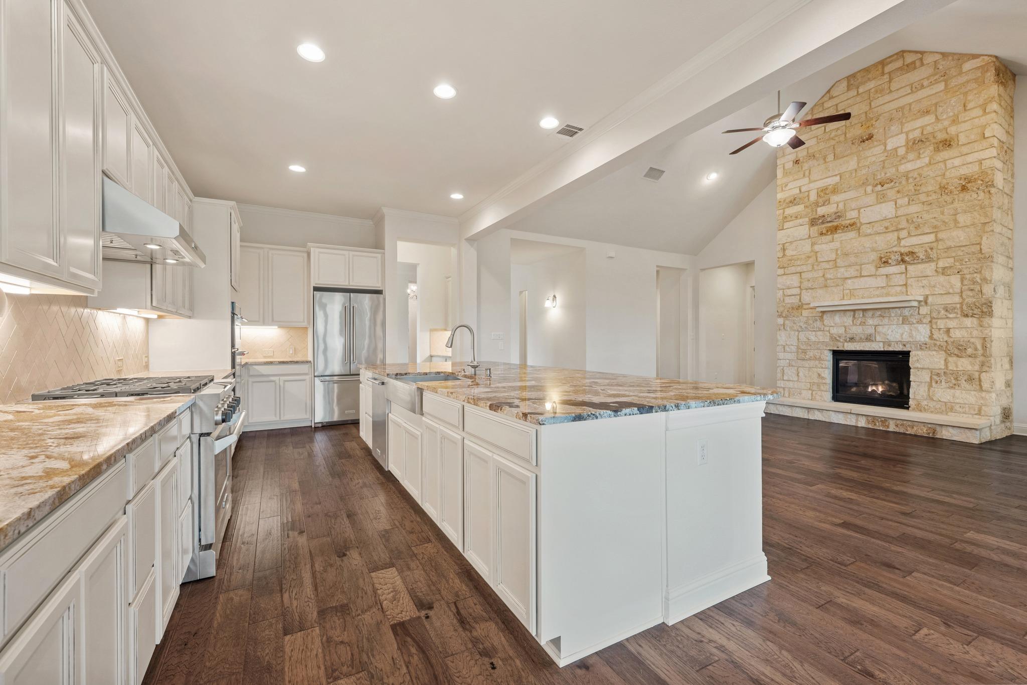 9733 Avion Cv, Dripping Springs, TX 78620