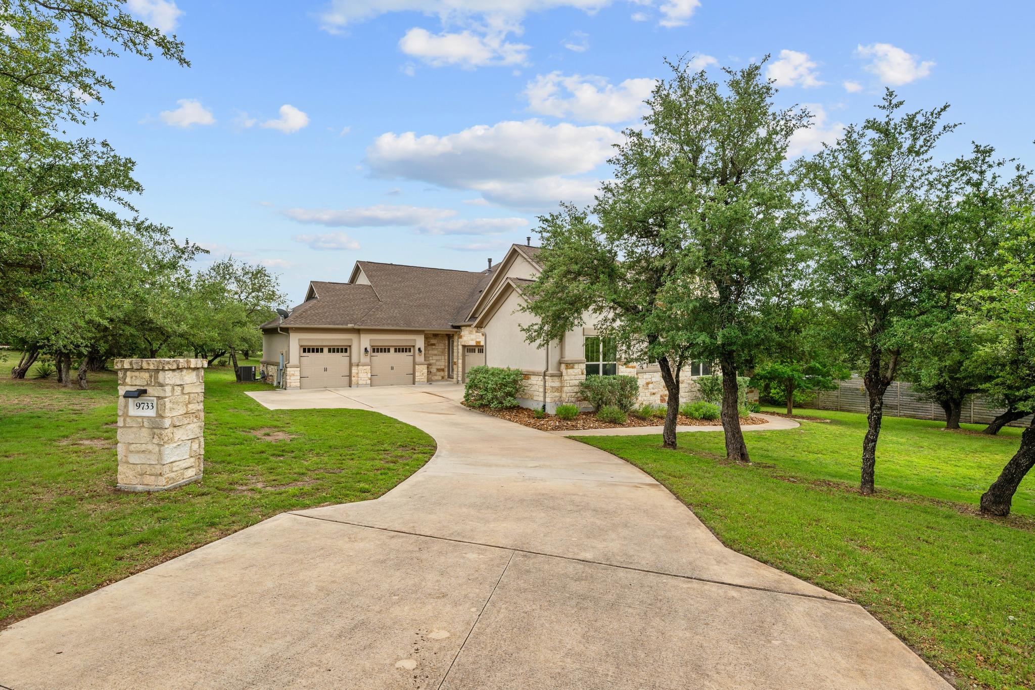 9733 Avion Cv, Dripping Springs, TX 78620