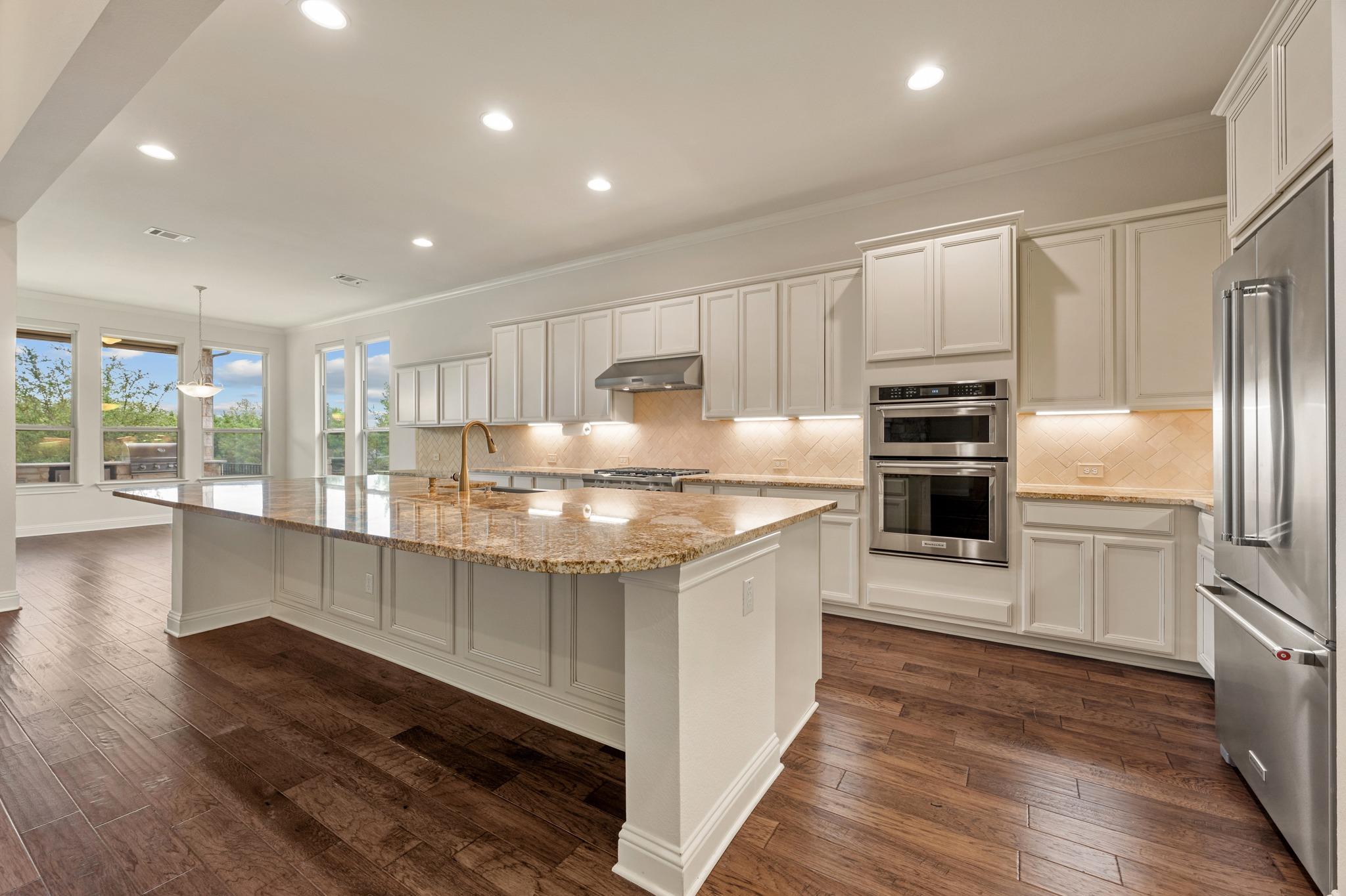 9733 Avion Cv, Dripping Springs, TX 78620