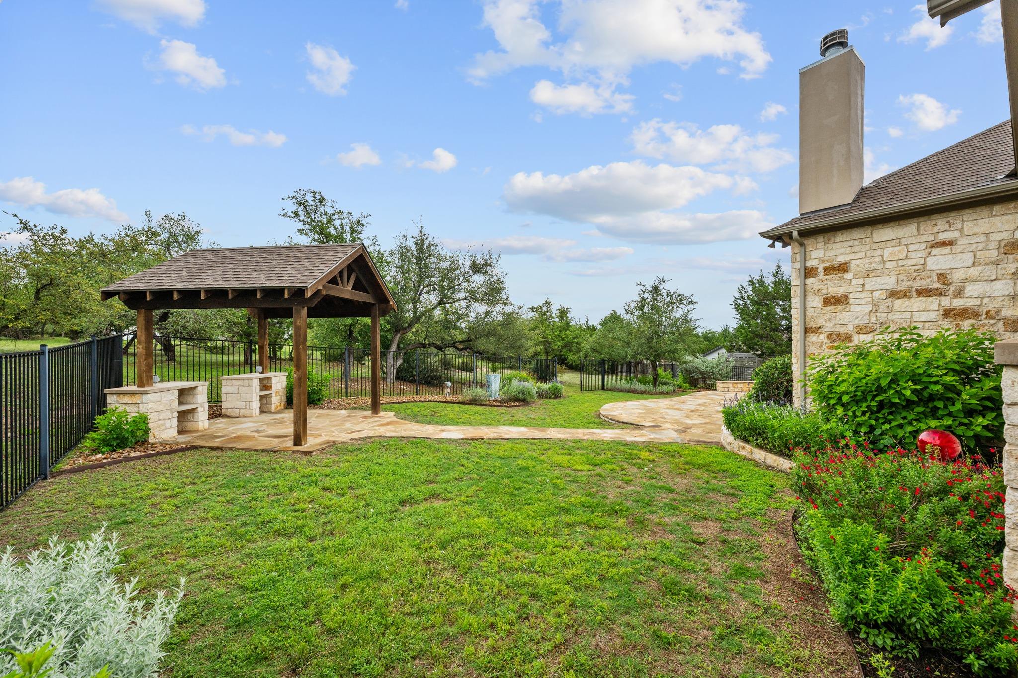 9733 Avion Cv, Dripping Springs, TX 78620
