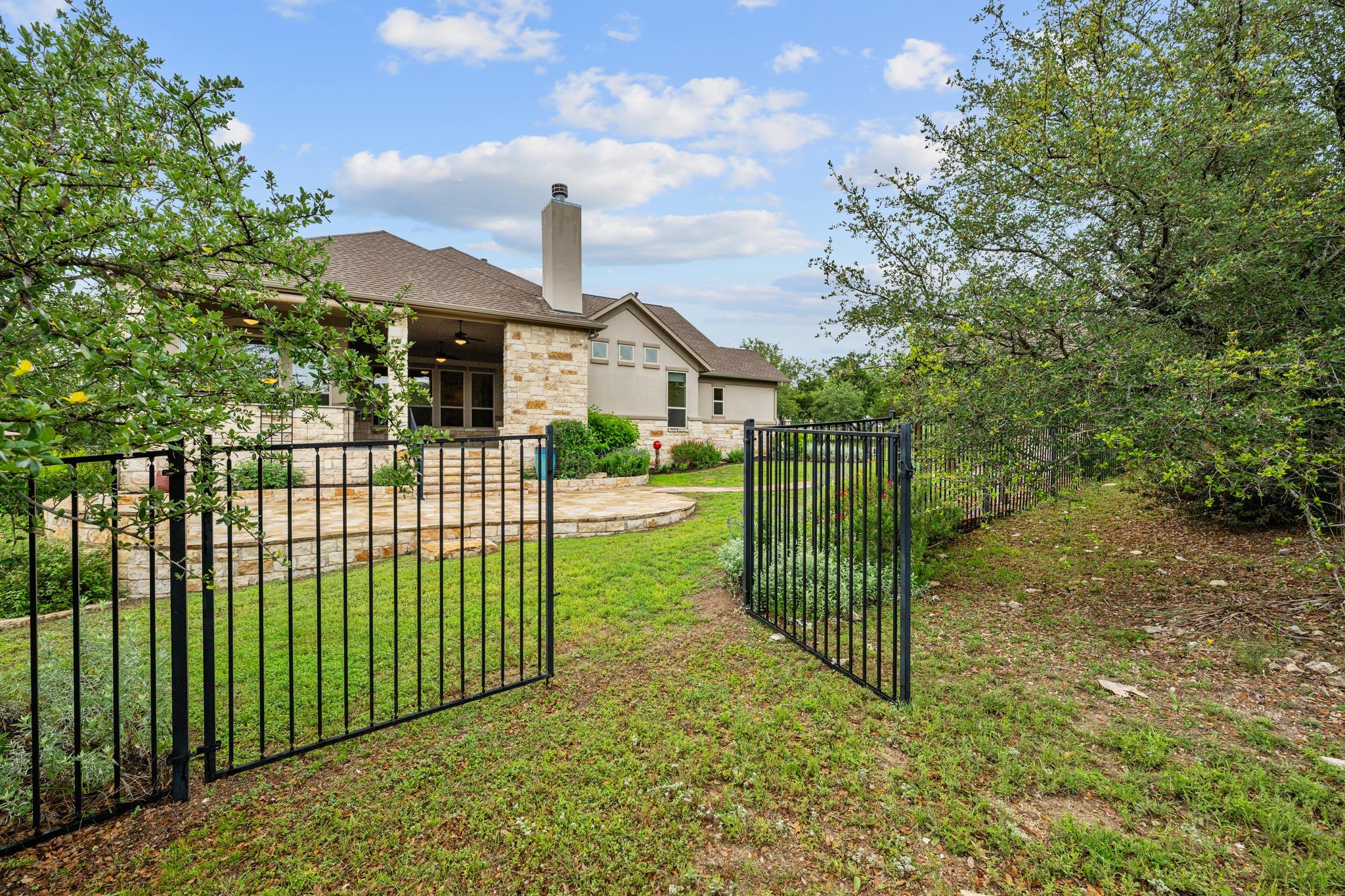 9733 Avion Cv, Dripping Springs, TX 78620