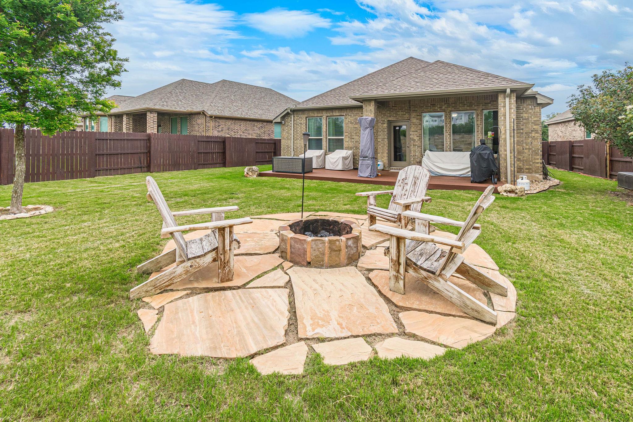 109 Tulip Garden Trl, San Marcos, TX 78666
