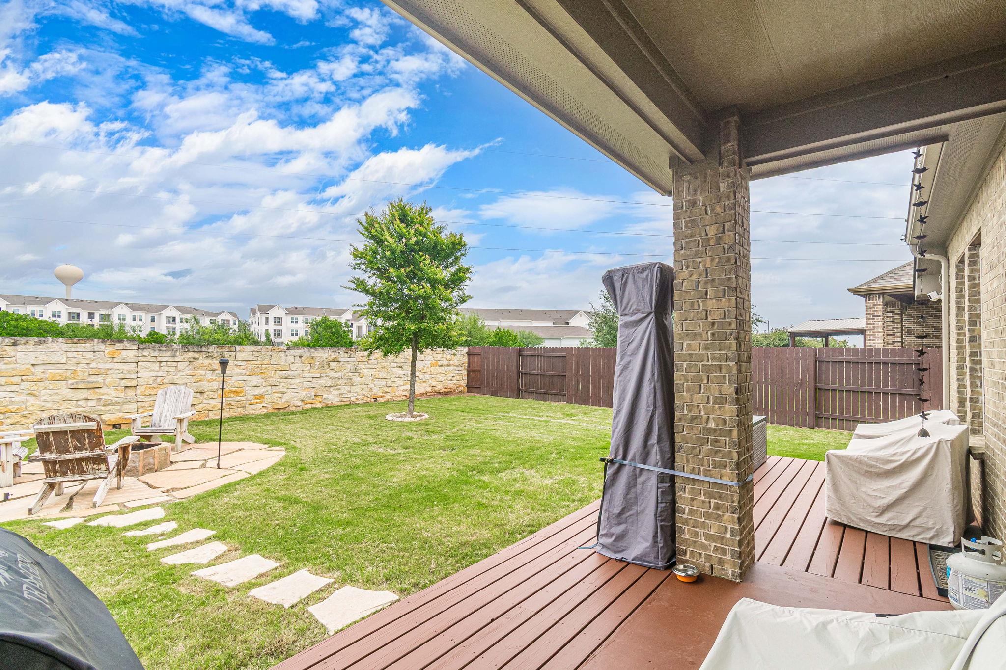 109 Tulip Garden Trl, San Marcos, TX 78666