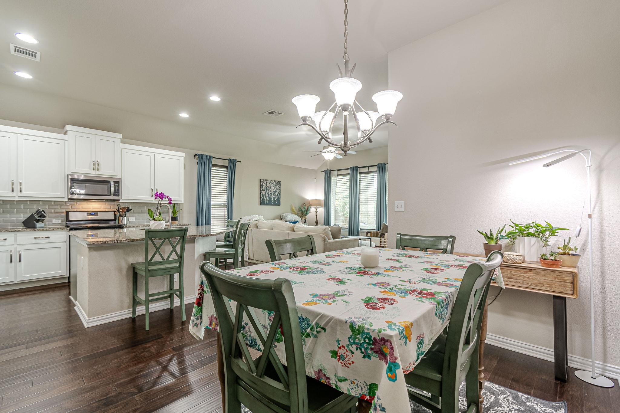 109 Tulip Garden Trl, San Marcos, TX 78666