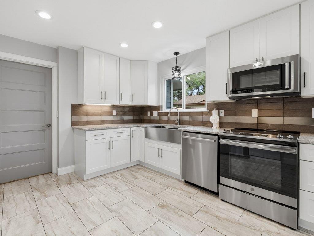 201 N Rainbow Bridge Dr, Cedar Park, TX 78613