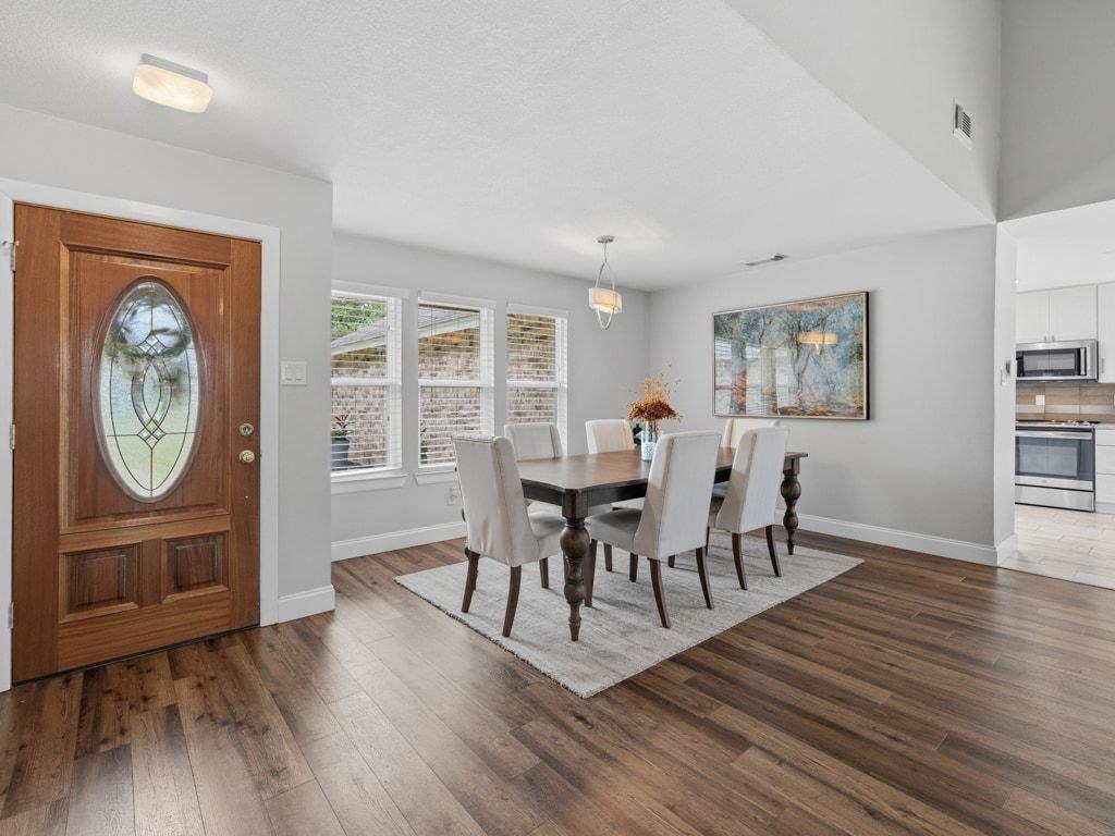 201 N Rainbow Bridge Dr, Cedar Park, TX 78613