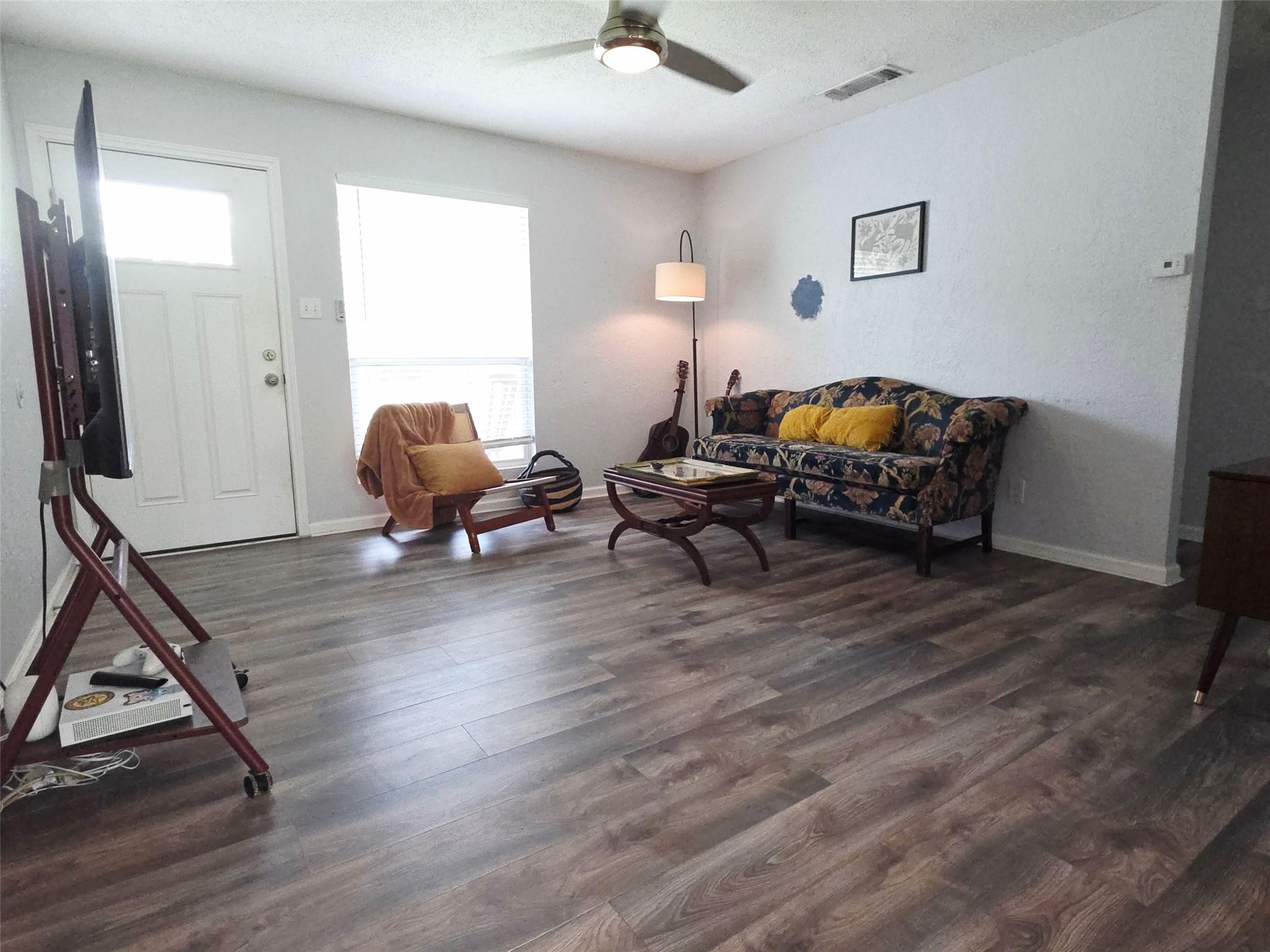 4407 Dovewood Dr, Austin, TX 78744