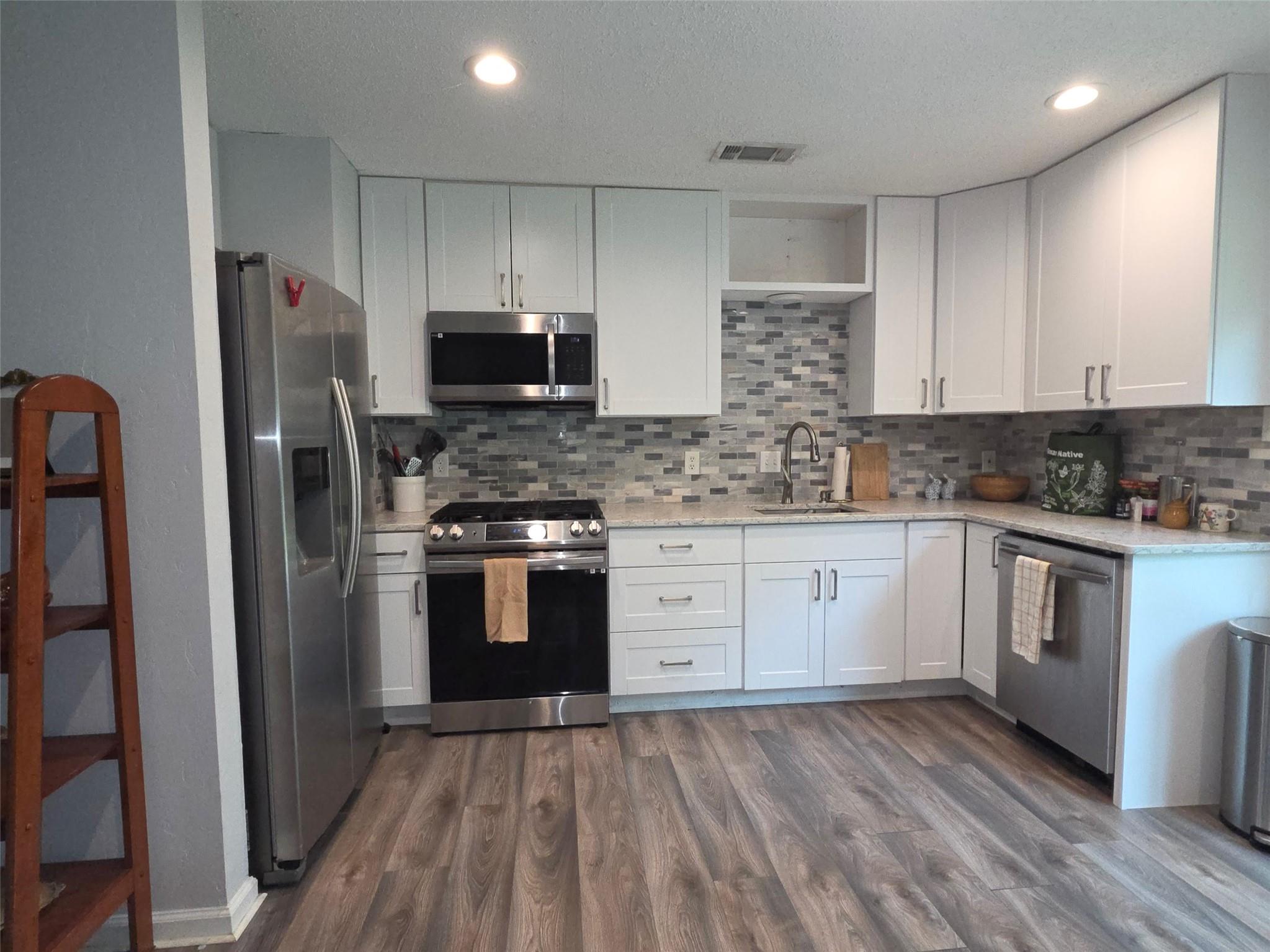 4407 Dovewood Dr, Austin, TX 78744