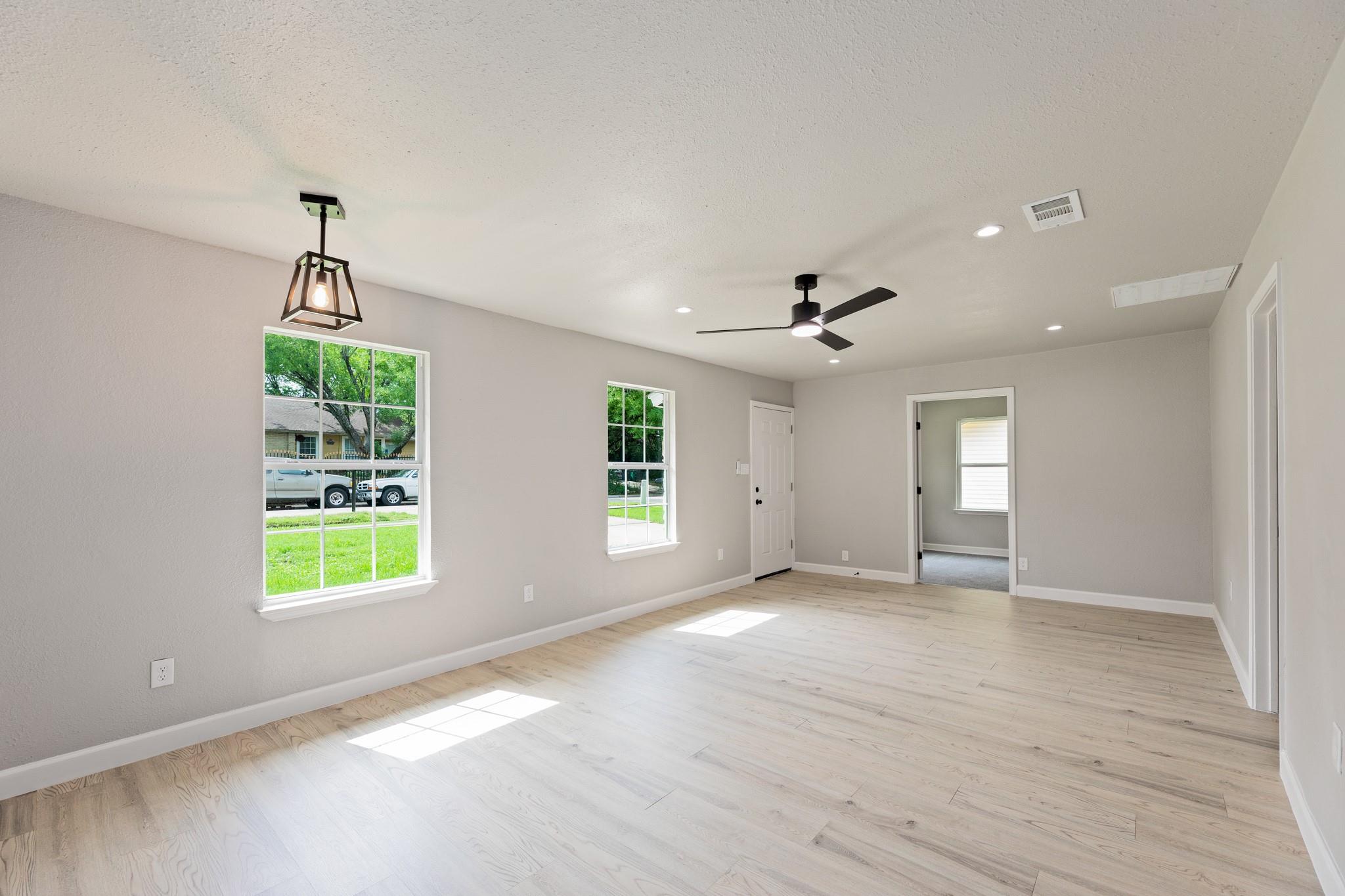 7000 Carwill Dr, Austin, TX 78724