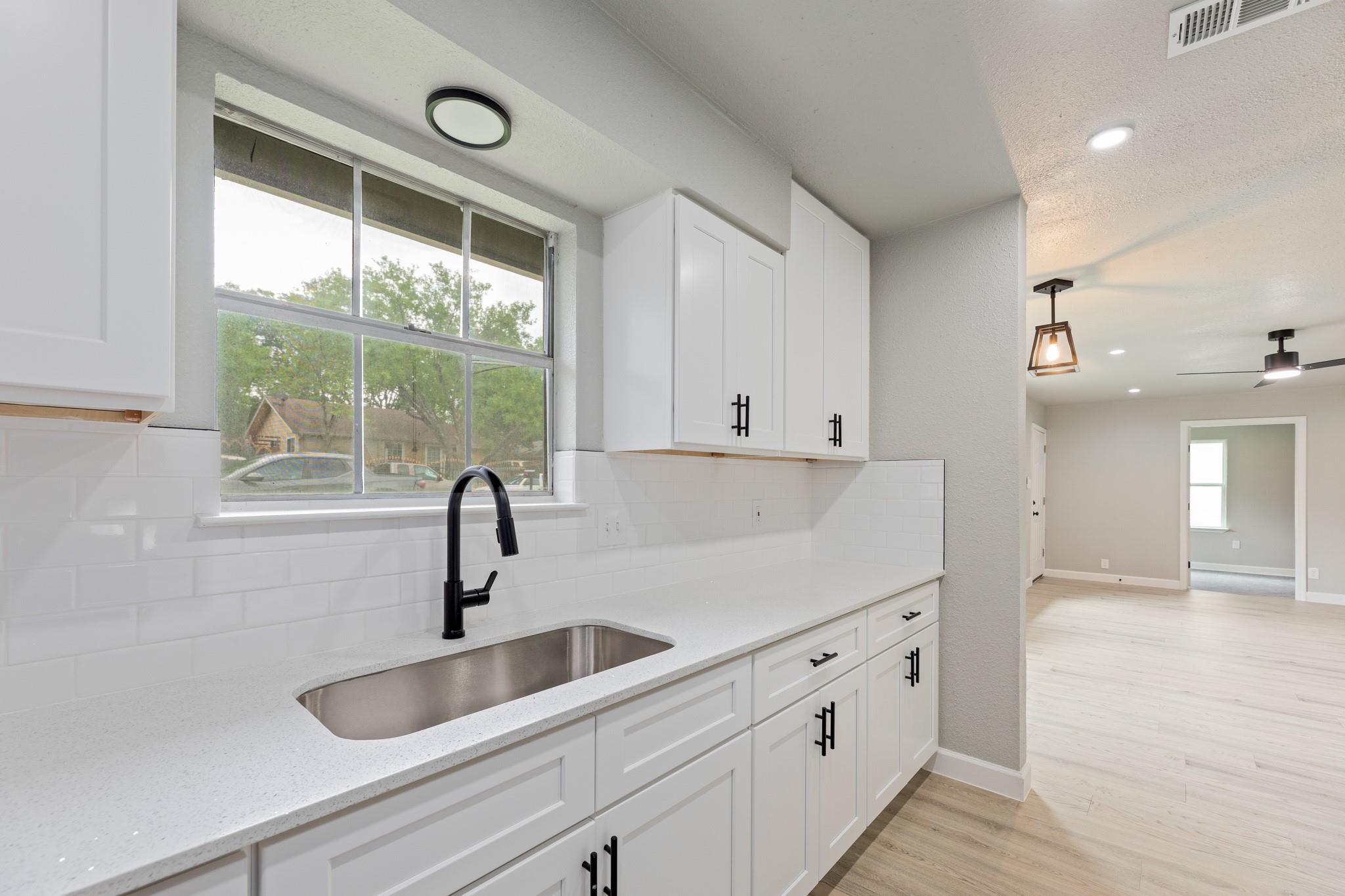 7000 Carwill Dr, Austin, TX 78724