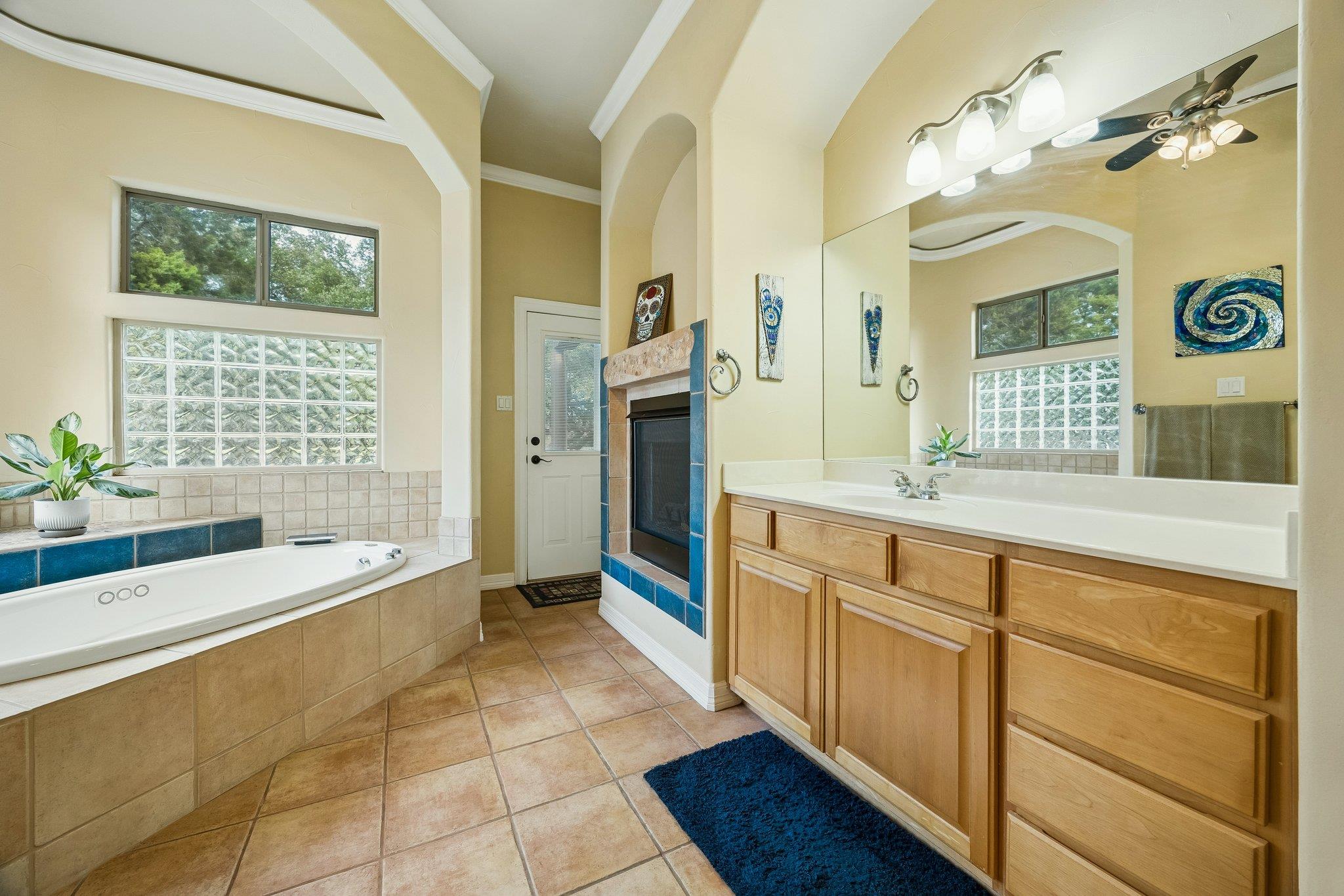 22227 Oban Dr, Spicewood, TX 78669