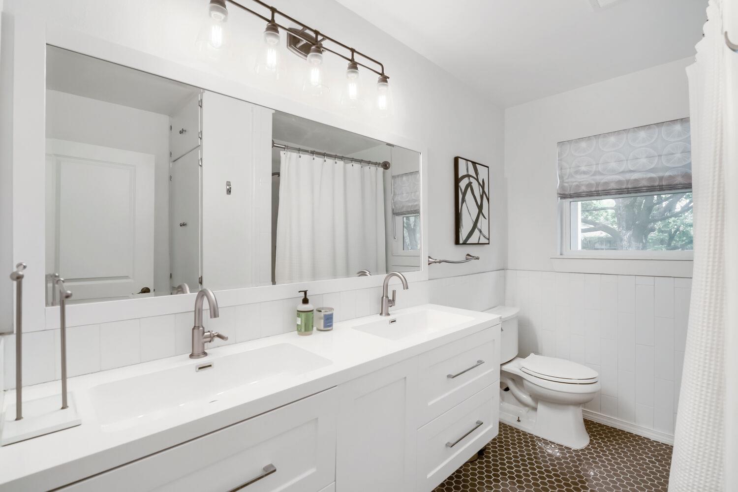1109 Fieldcrest Dr, Austin, TX 78704