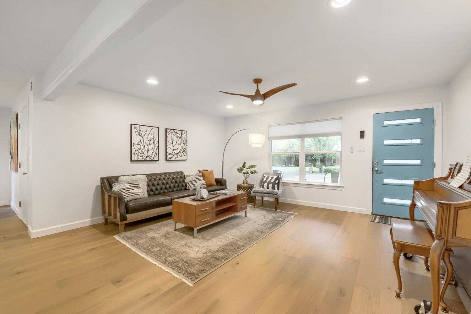 1109 Fieldcrest Dr, Austin, TX 78704