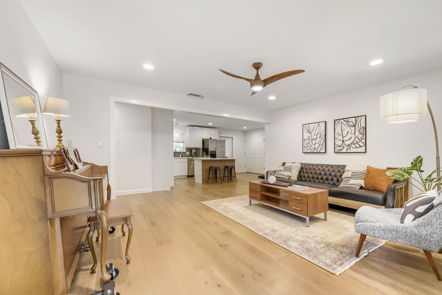 1109 Fieldcrest Dr, Austin, TX 78704