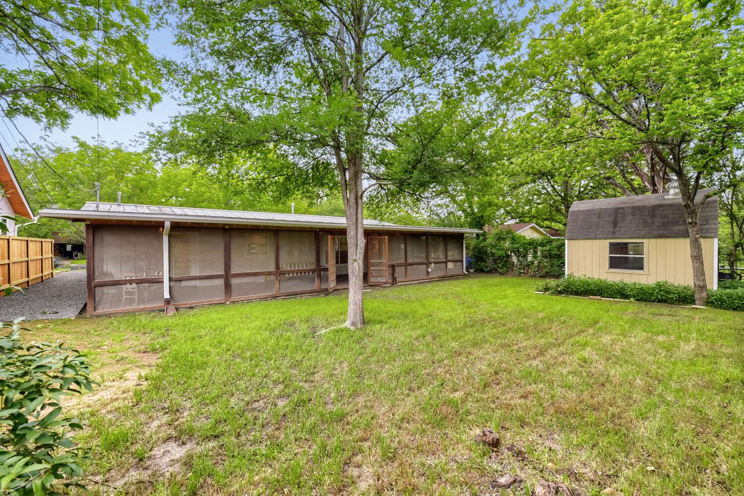 1109 Fieldcrest Dr, Austin, TX 78704