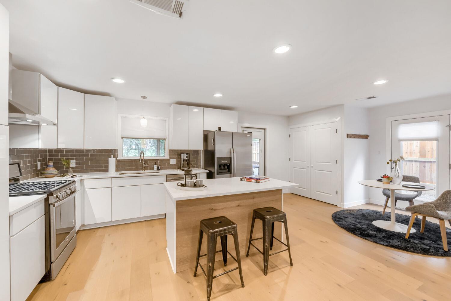 1109 Fieldcrest Dr, Austin, TX 78704