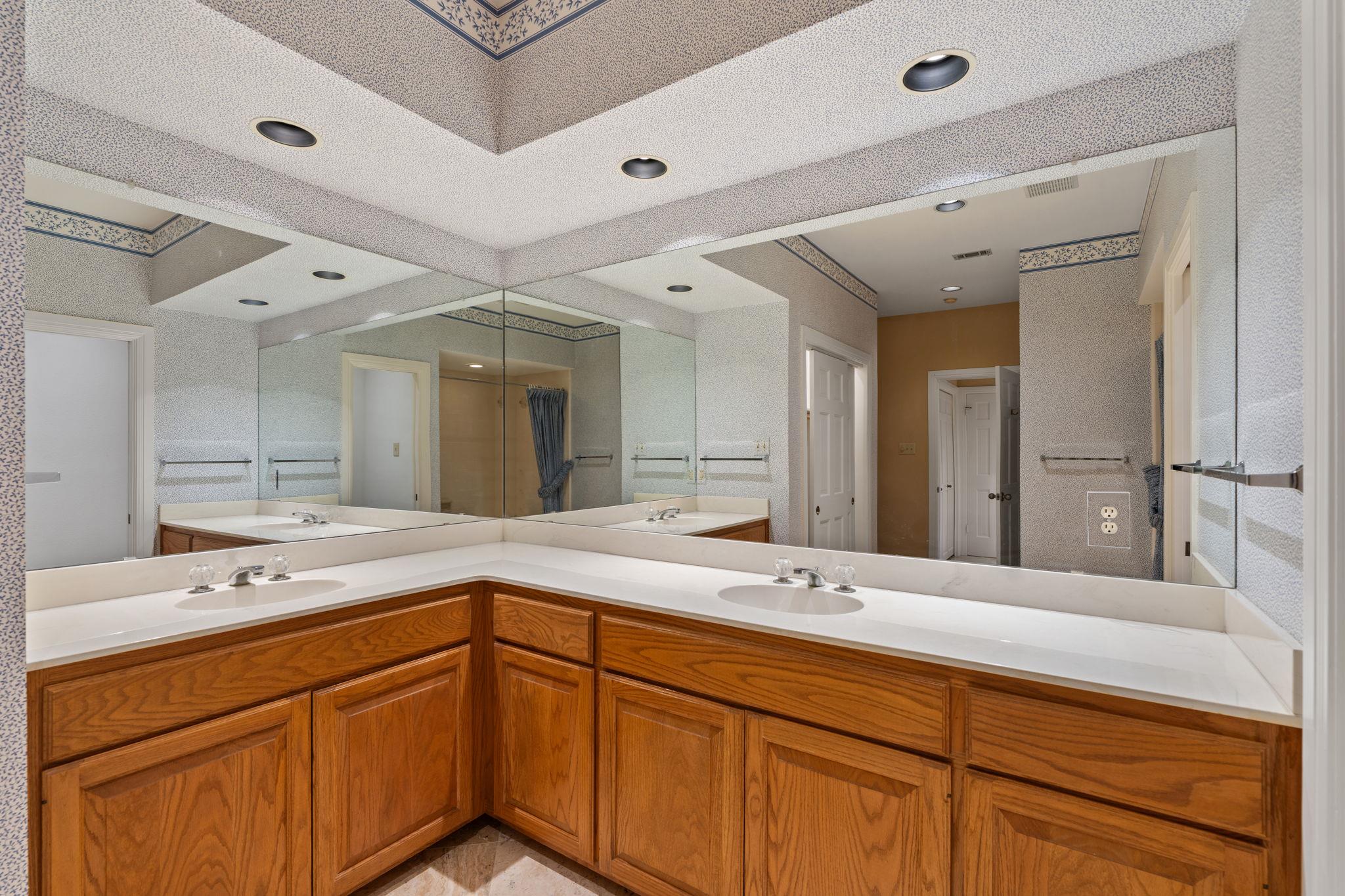 1927 Clubhouse Hill Dr # 14, Spicewood, TX 78669