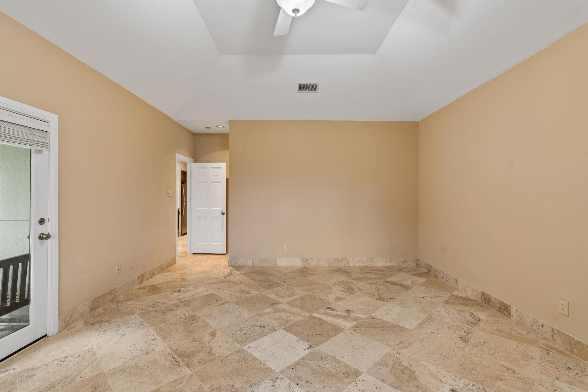 1927 Clubhouse Hill Dr # 14, Spicewood, TX 78669