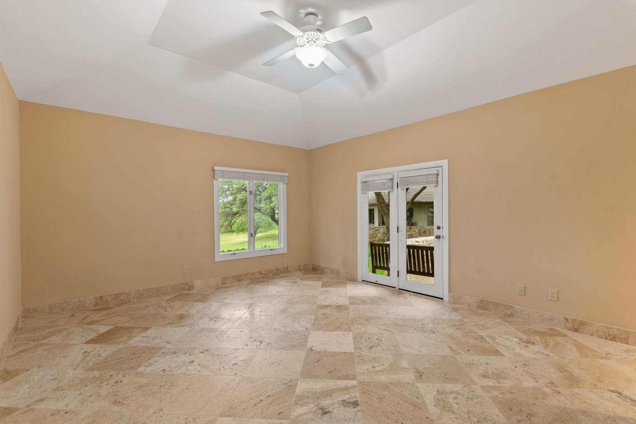 1927 Clubhouse Hill Dr # 14, Spicewood, TX 78669