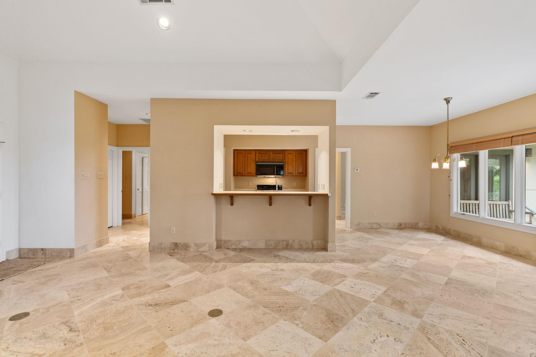 1927 Clubhouse Hill Dr # 14, Spicewood, TX 78669