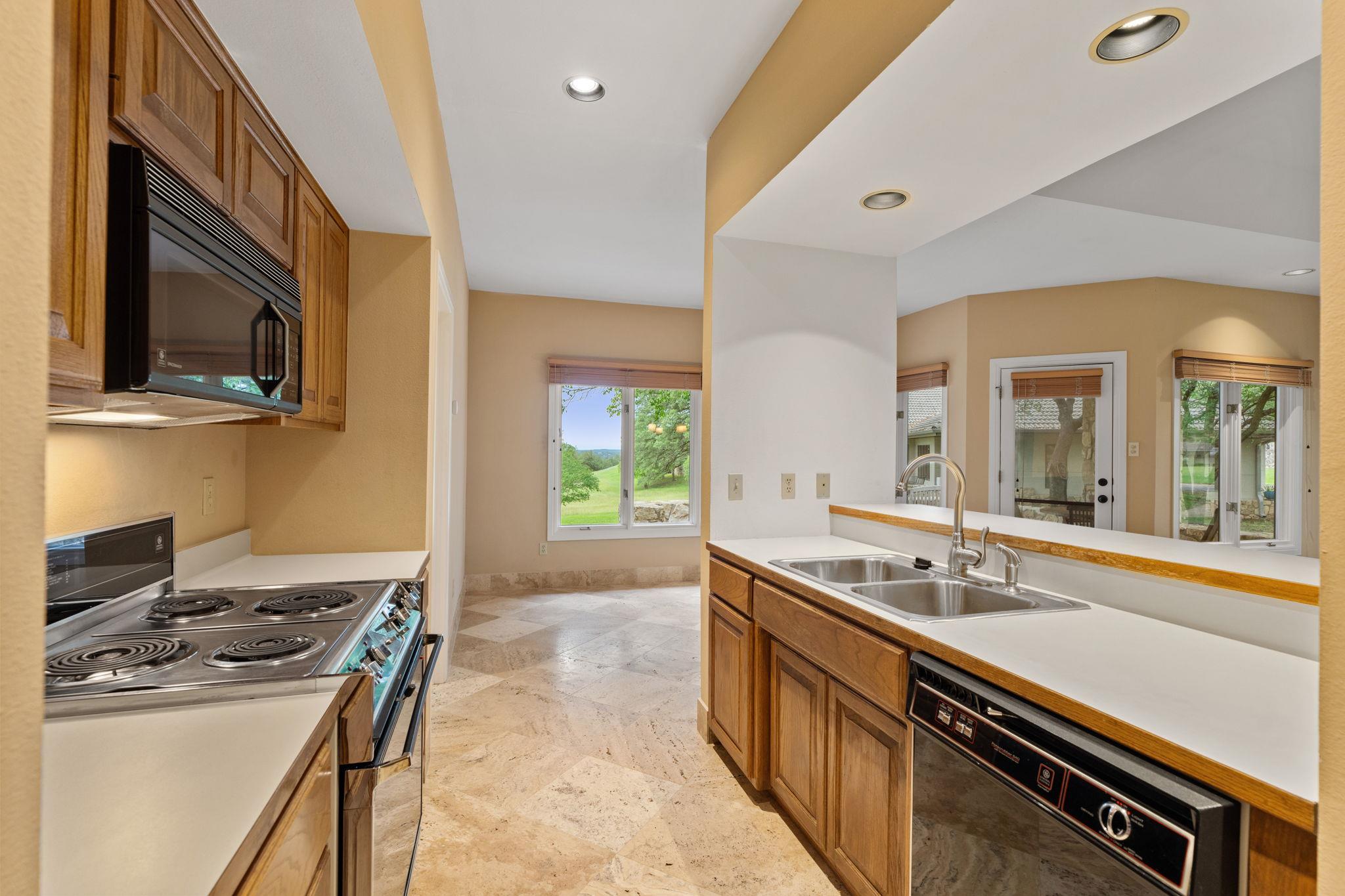 1927 Clubhouse Hill Dr # 14, Spicewood, TX 78669
