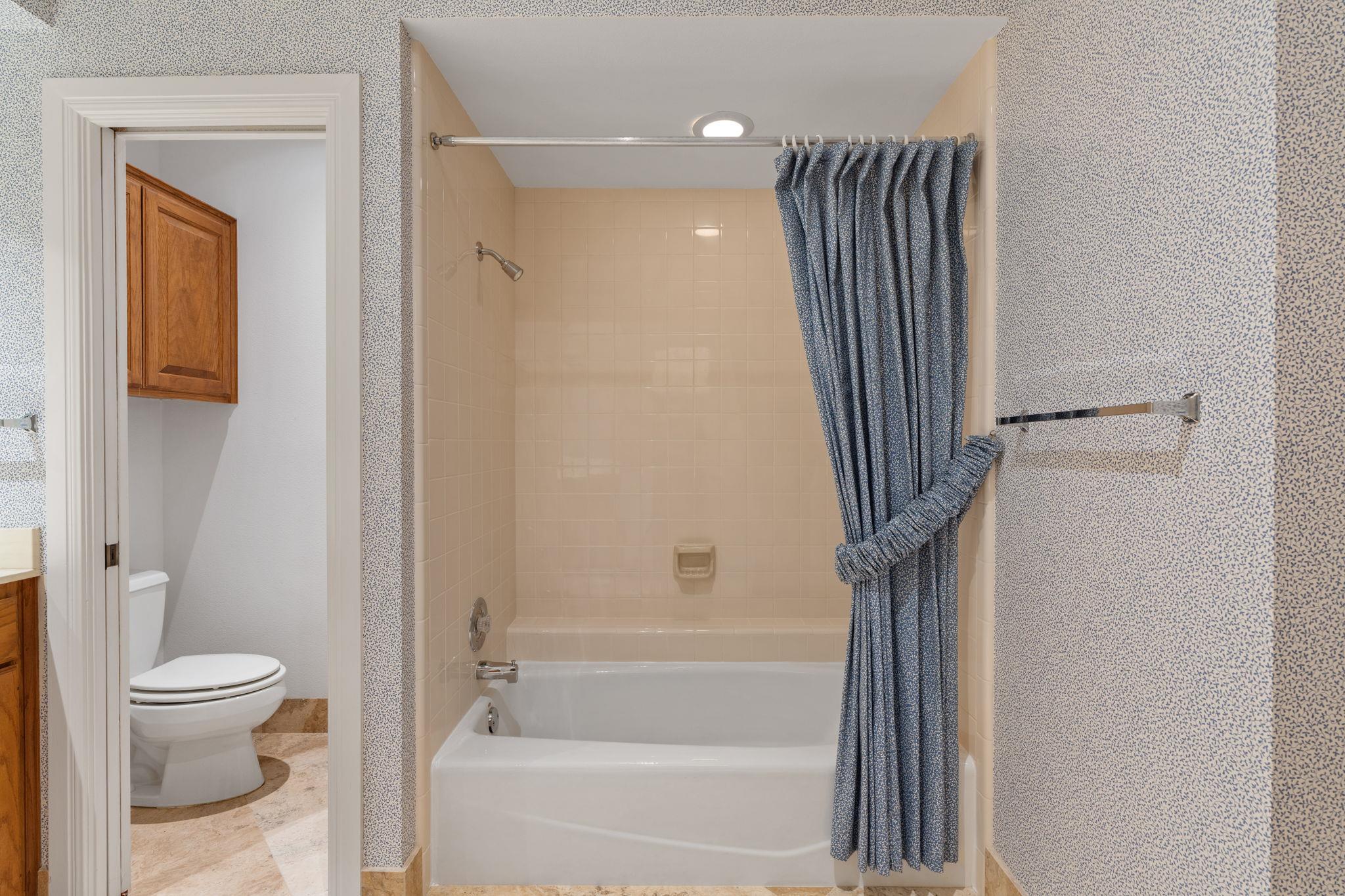 1927 Clubhouse Hill Dr # 14, Spicewood, TX 78669