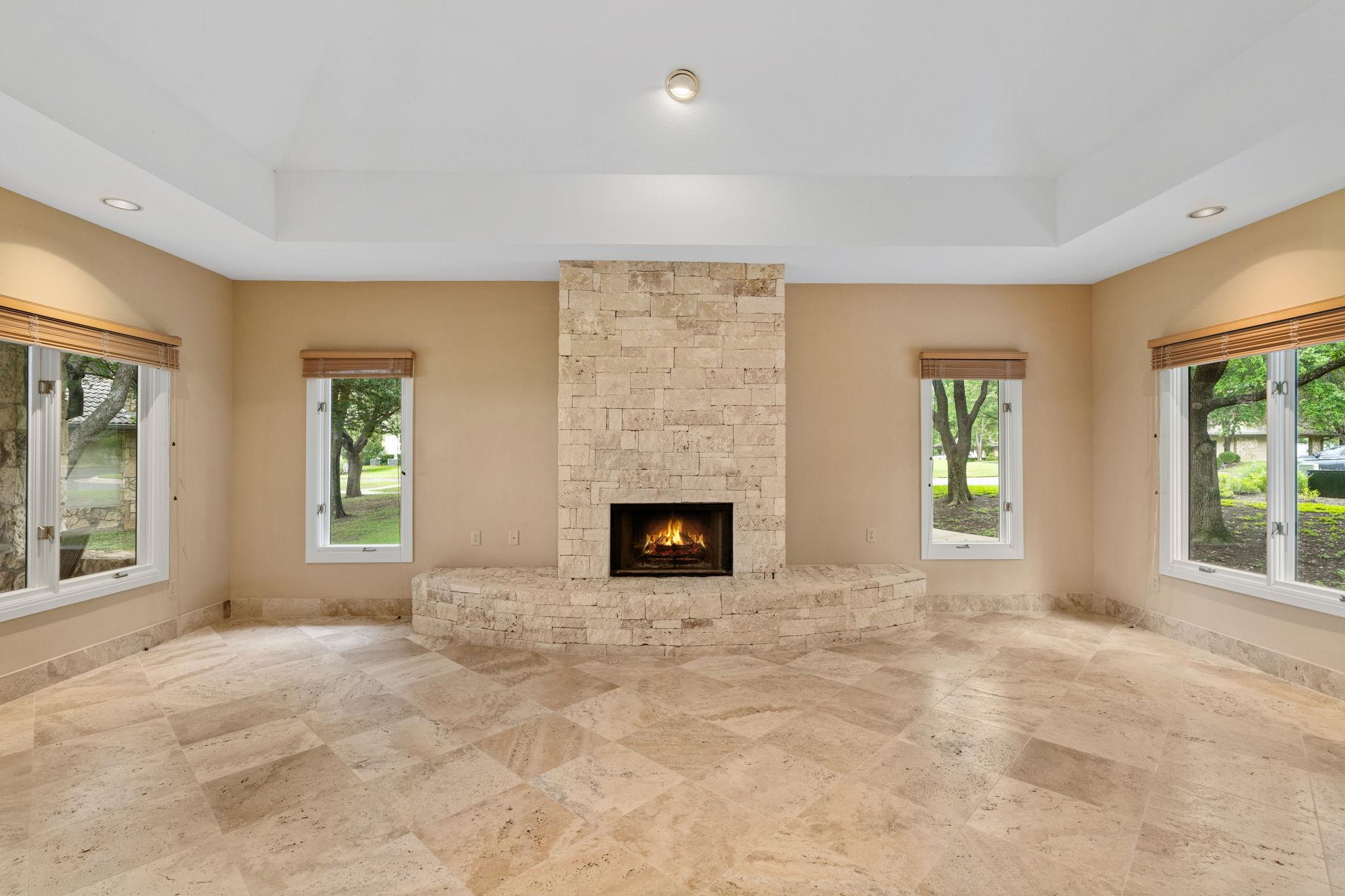 1927 Clubhouse Hill Dr # 14, Spicewood, TX 78669