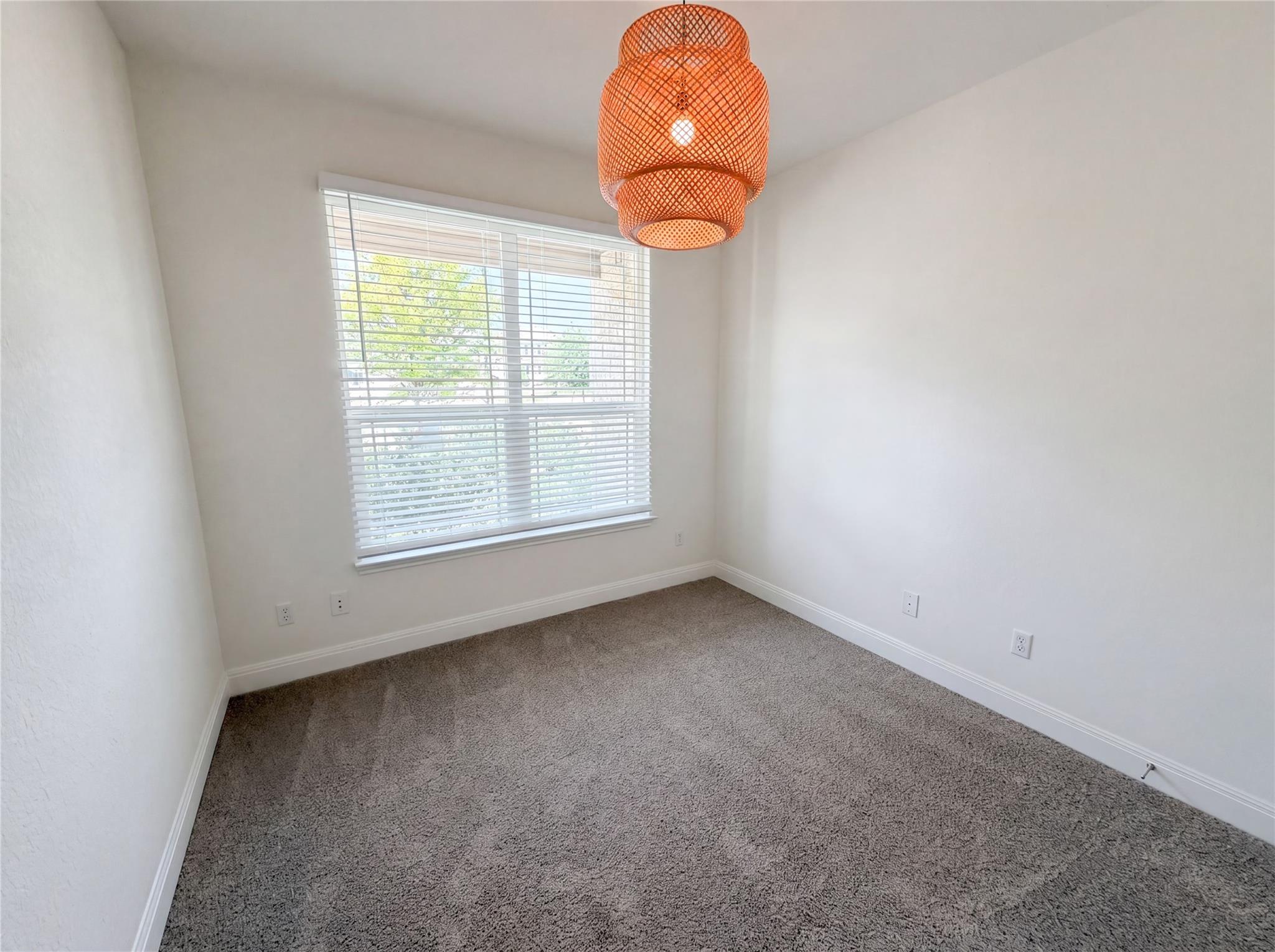 401 Fort William St # 33, Hutto, TX 78634