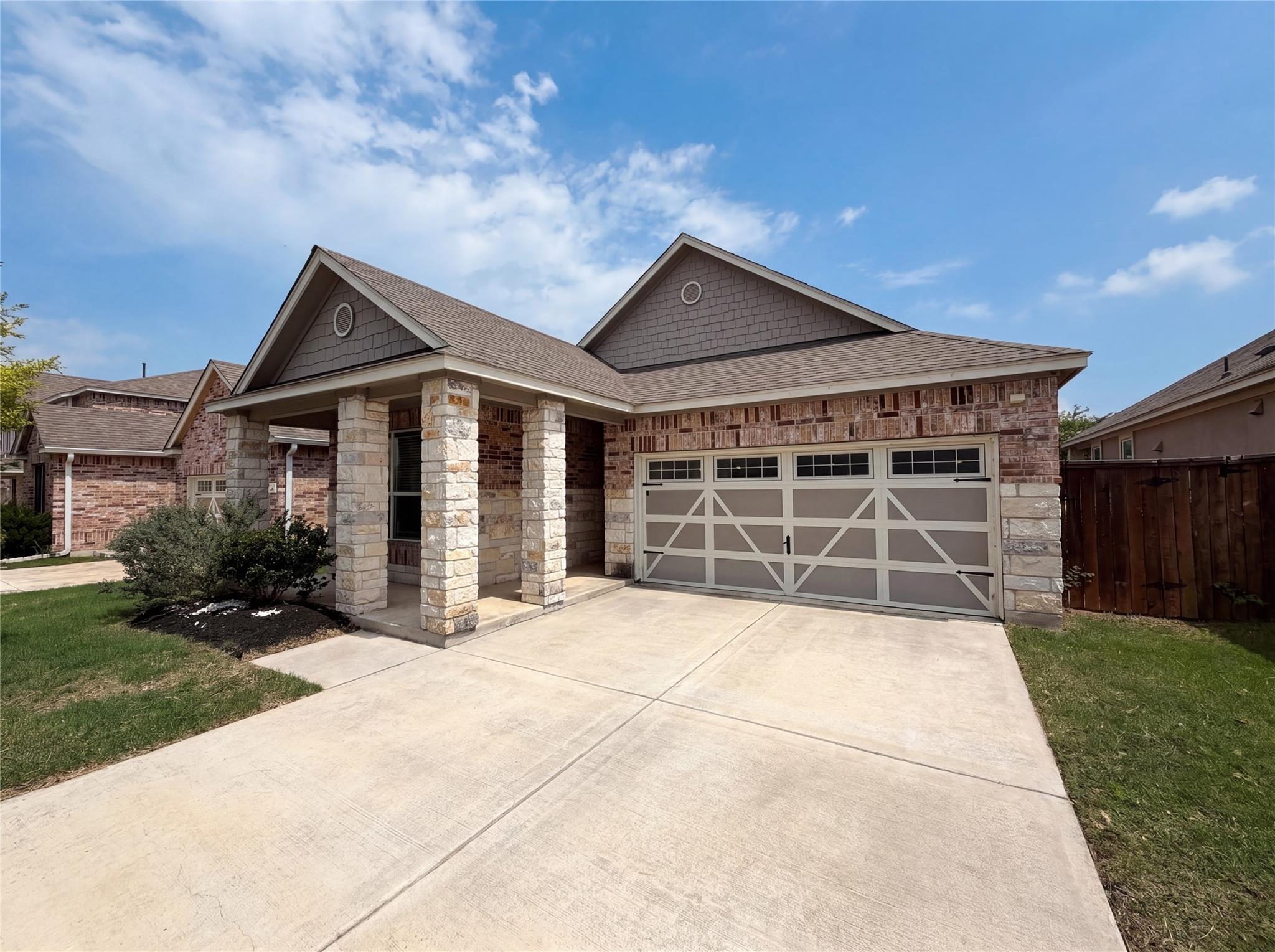 401 Fort William St # 33, Hutto, TX 78634